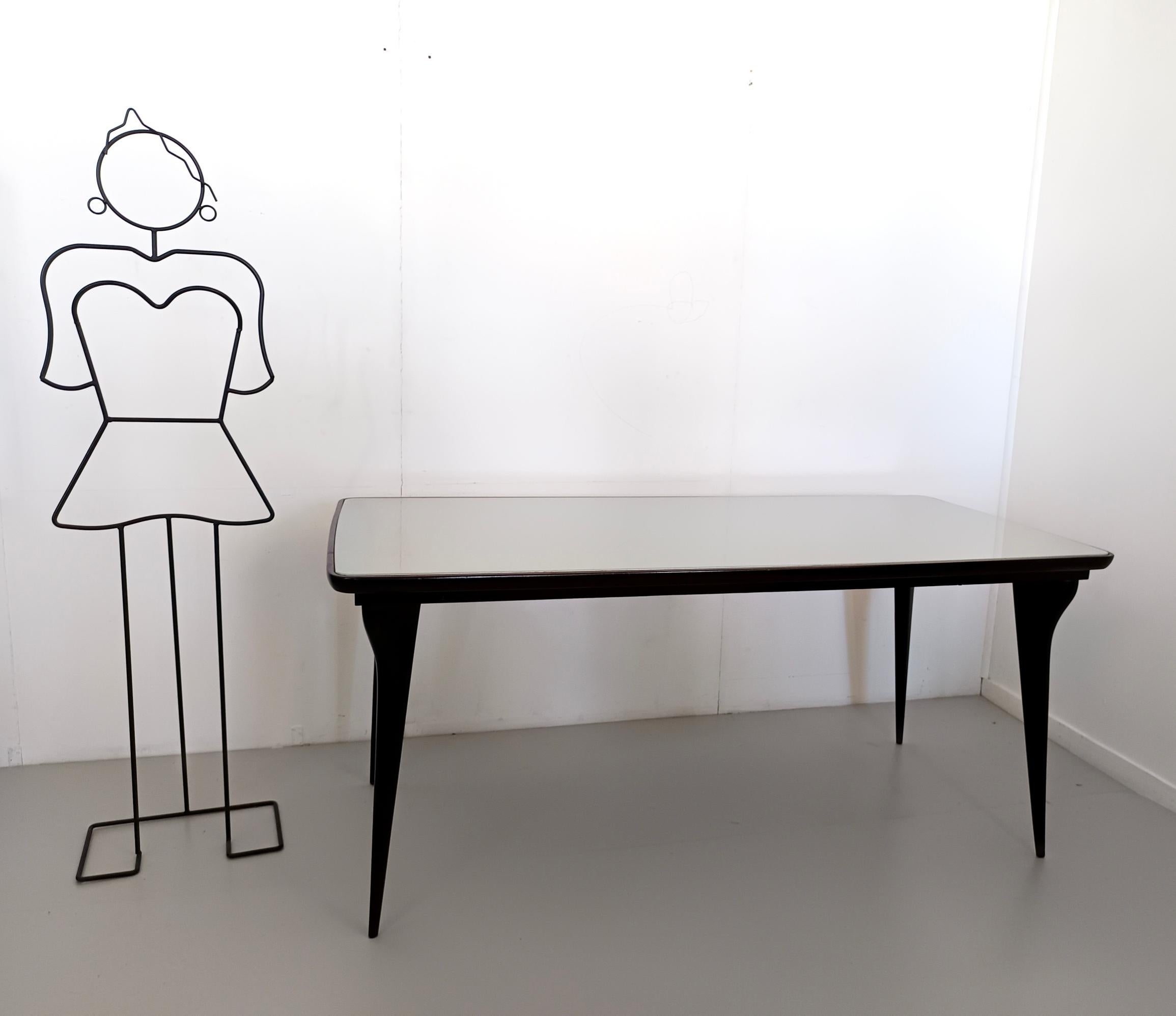 italien Table de salle à manger avec plateau en verre vert pâle dans le style de Carlo De Carli, Italie en vente