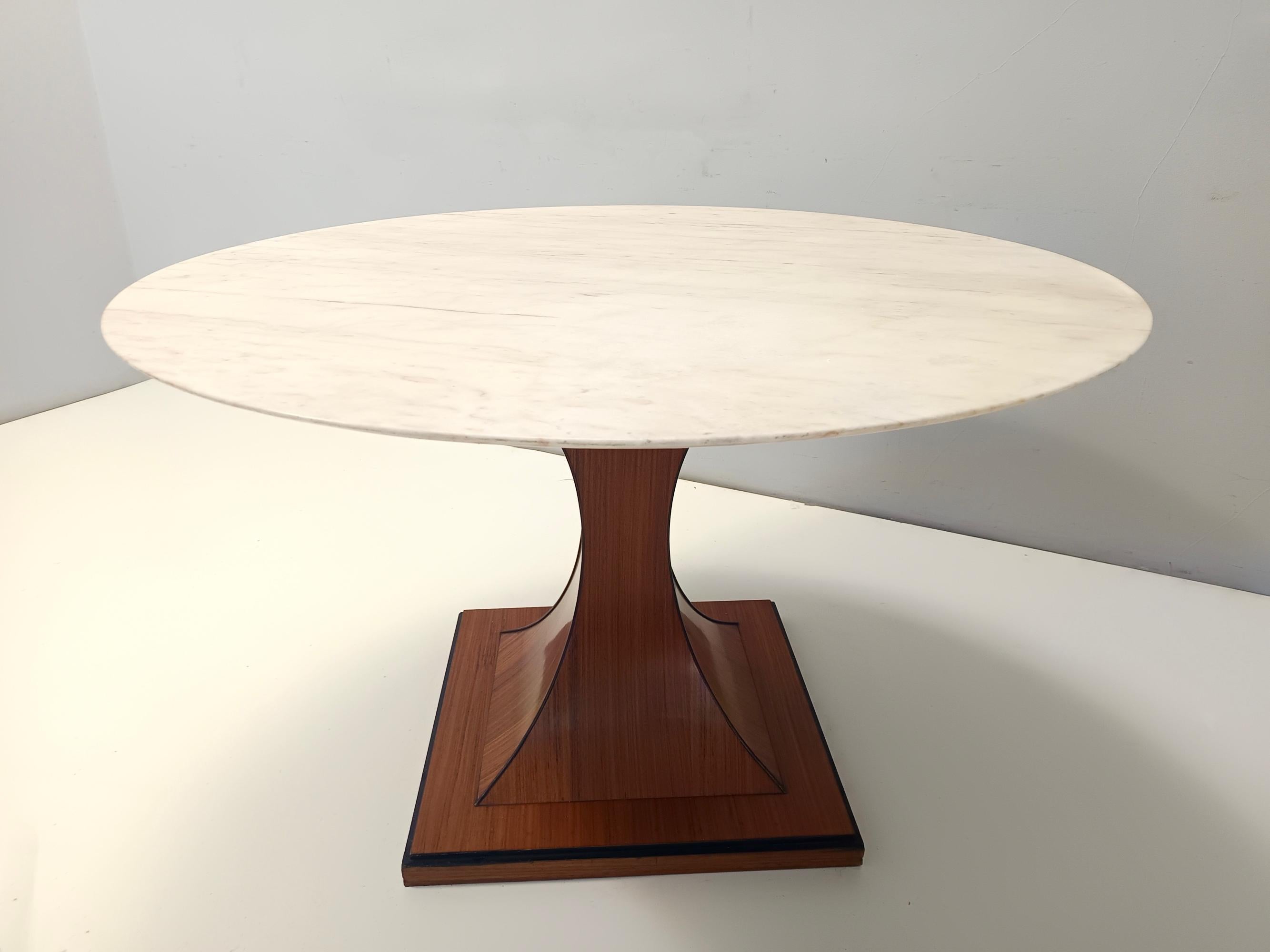Milieu du XXe siècle Table de salle à manger portugaise en marbre rose dans le style de Carlo De Carli en vente