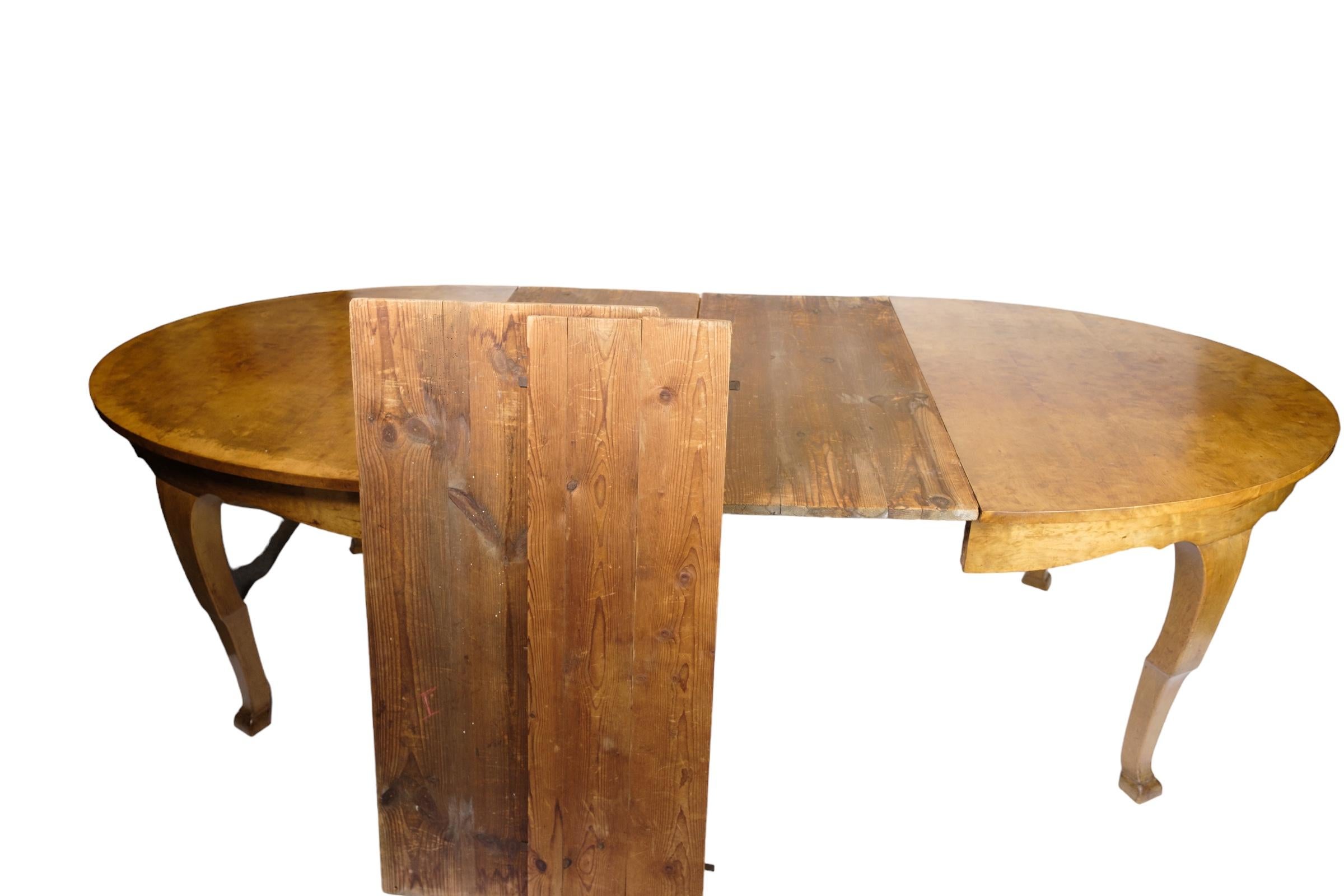 Dining table with additional plates made of birch wood from around the 1920s For Sale 1