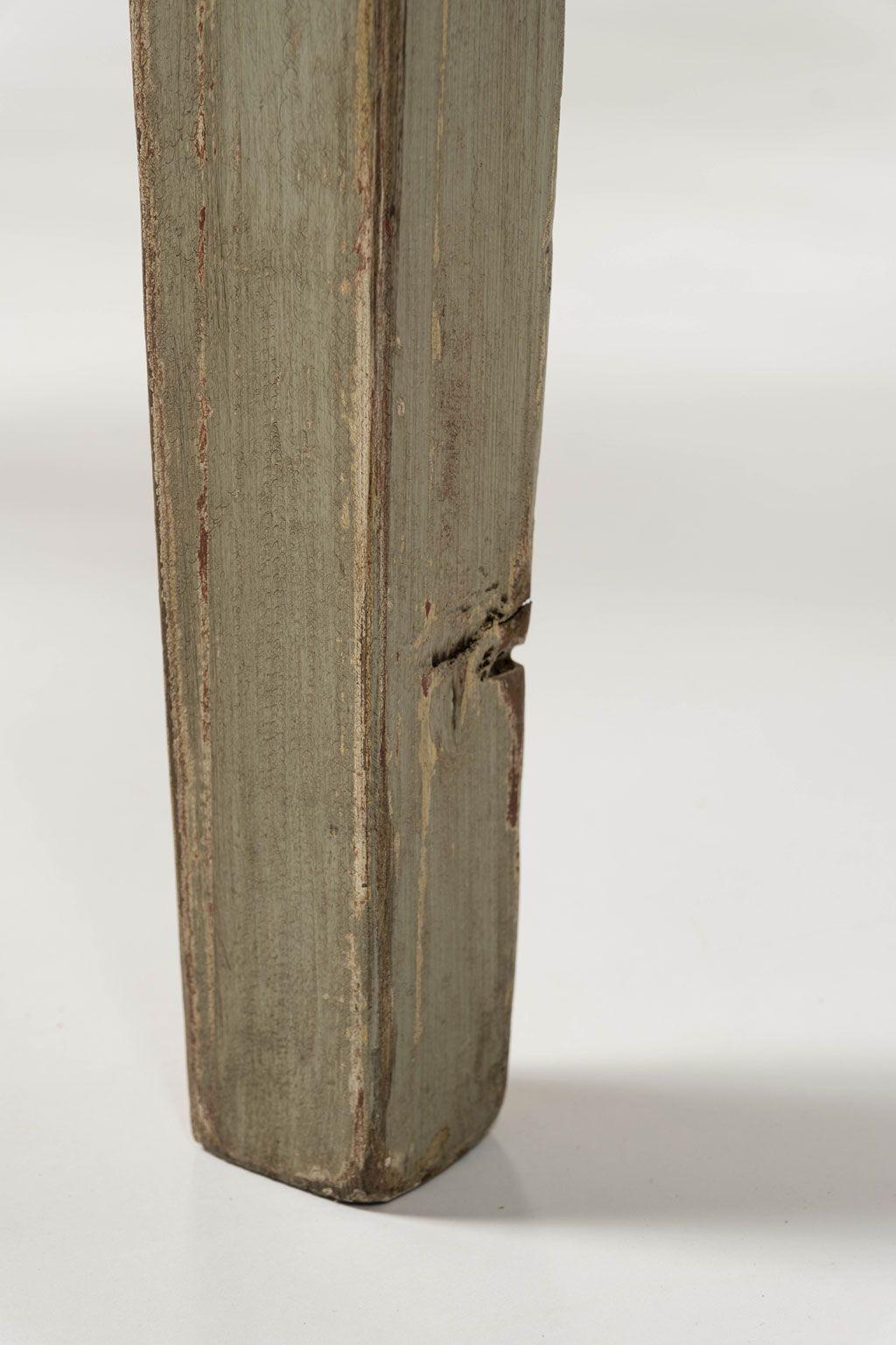 Anglais Dining Table with Burl Elm Two-Plank Top en vente