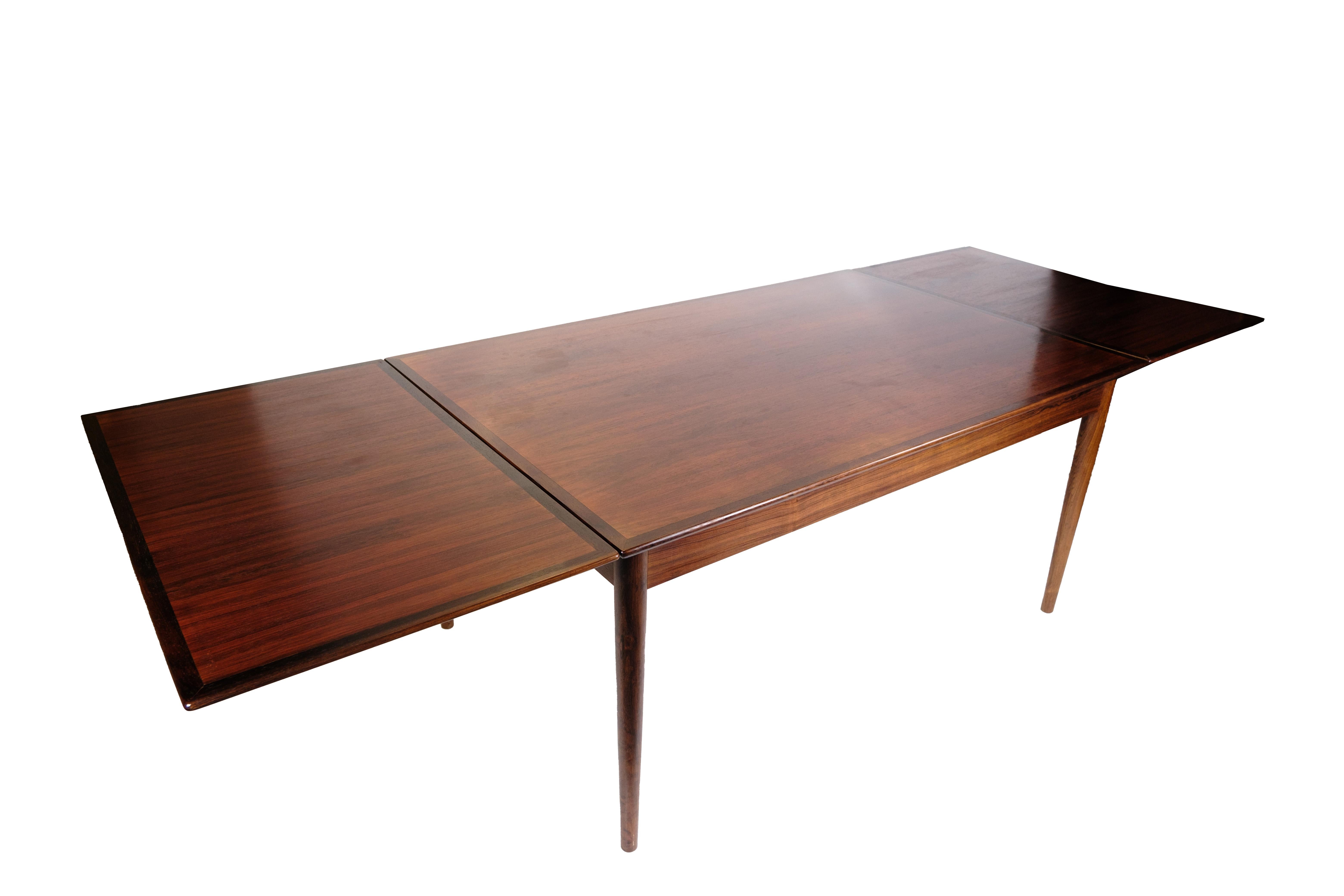 Table de salle à manger avec rallonge en bois de rose, design danois des années 1960 en vente 1