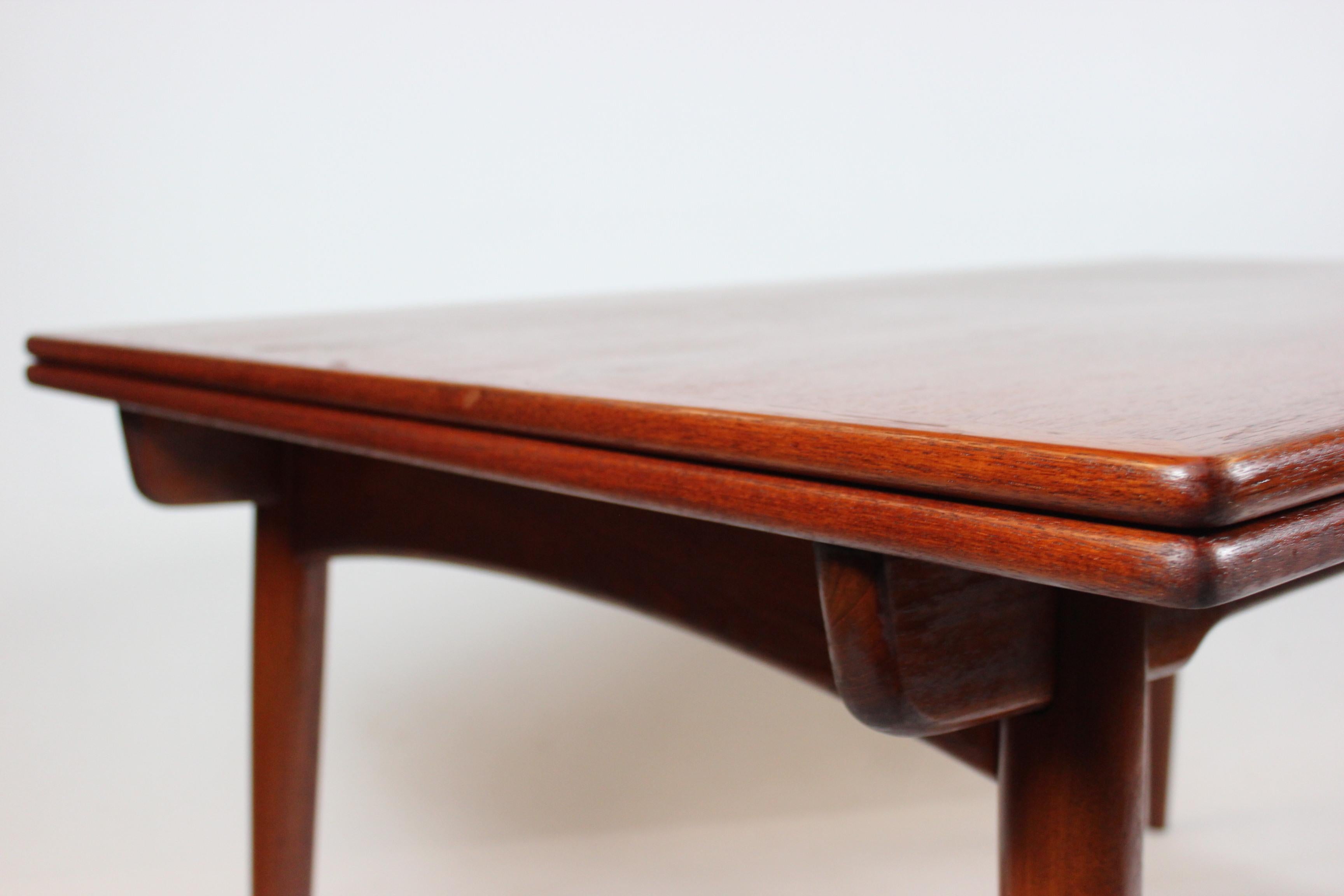 Dining Table with Extensions in Teak Designed by Hans J. Wegner, 1960s For Sale 1