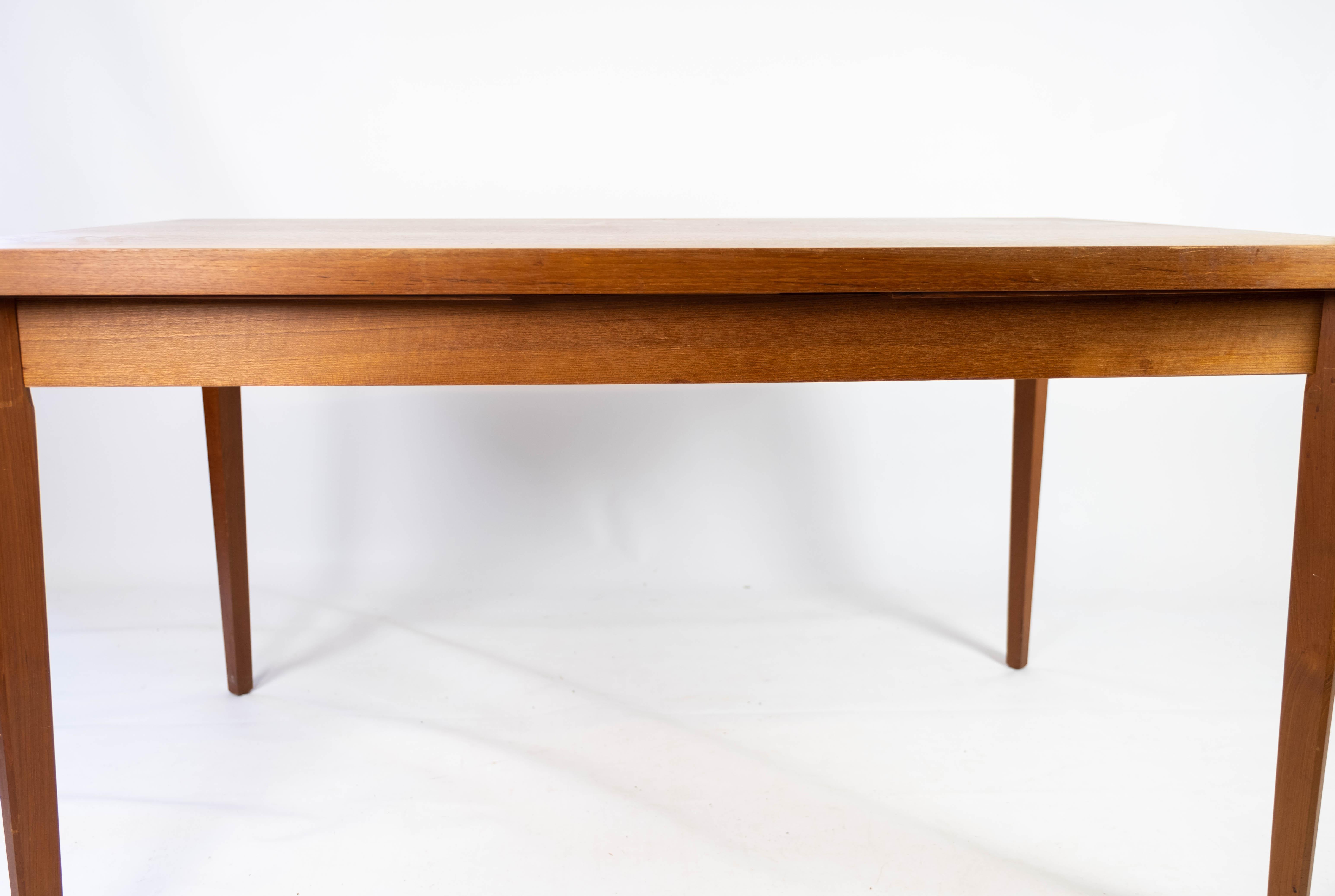 Dining Table with Extensions in Teak of Danish Design from the 1960s In Good Condition For Sale In Lejre, DK