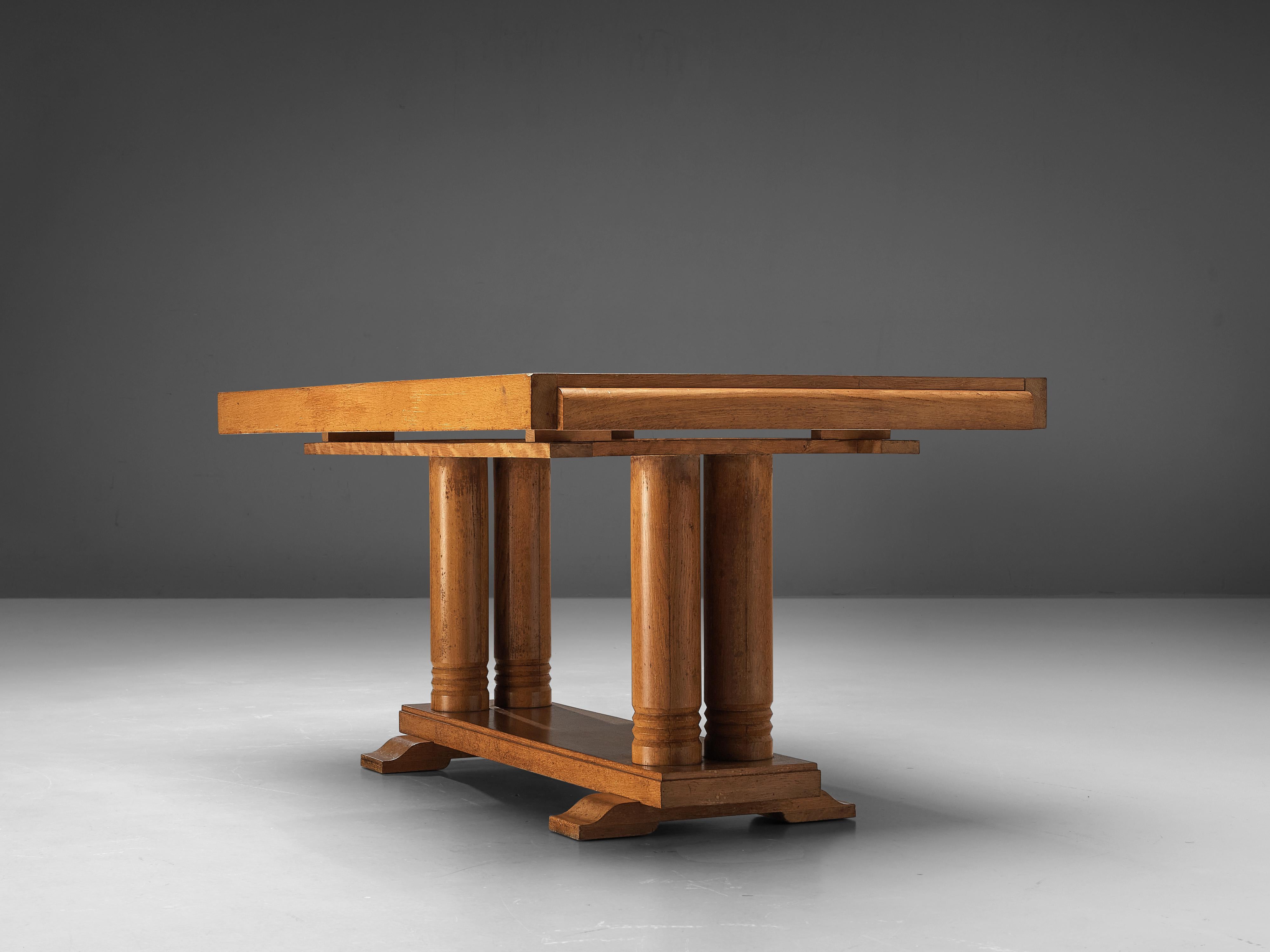 Esstisch mit eingelegter Tischplatte aus massiver Eiche  (Eichenholz) im Angebot