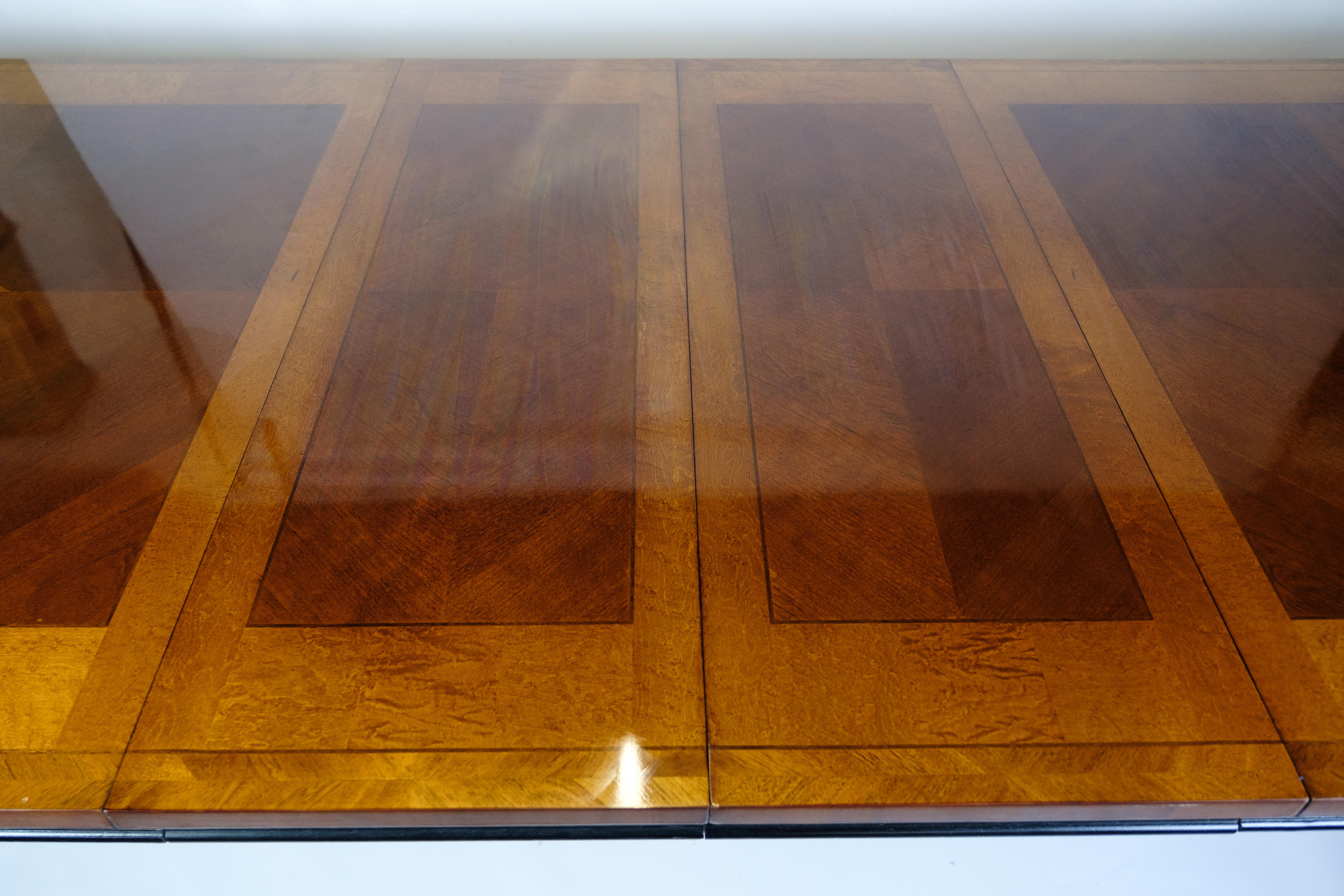 Table de salle à manger avec intarsia en acajou et bouleau des années 1900 en vente 9