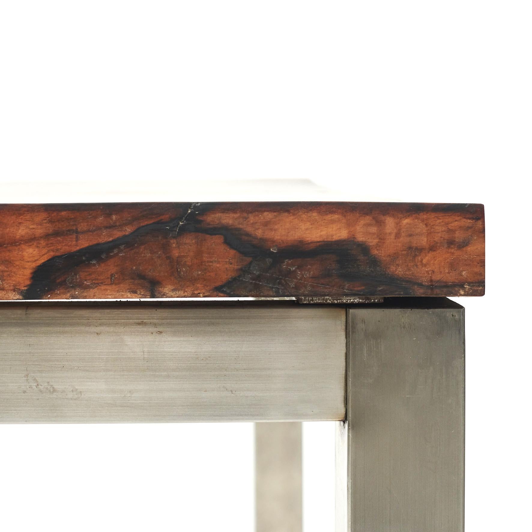Mesa de Comedor con Tablero de Madera de Narra y Base Cromada siglo XX en venta