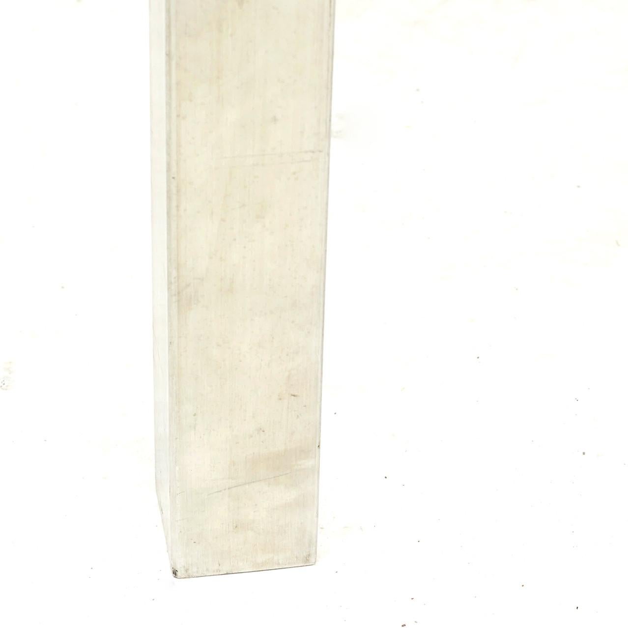 Mesa de Comedor con Tablero de Madera de Narra y Base Cromada en venta 2