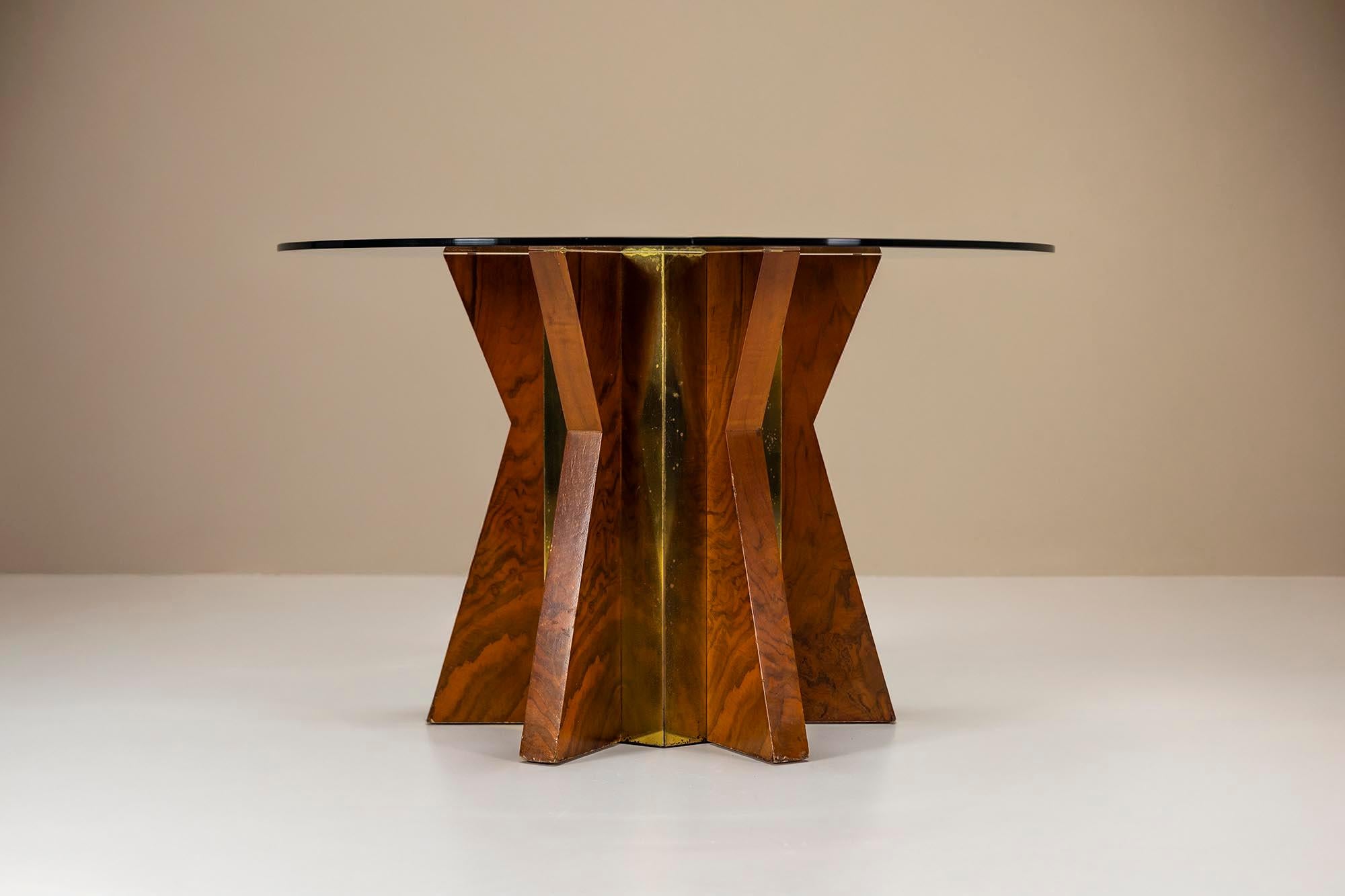 Tavolo da pranzo con piano rotondo in vetro attribuito a Tommaso Barbi, Italia anni '70 in vendita 3