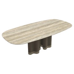 Table de salle à manger avec piédestaux laqués sculpturaux et ovales  Top en travertin céramique
