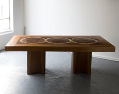 Tavolo da pranzo con tre tronchi sul piano in legno massiccio di José Zanine Caldas