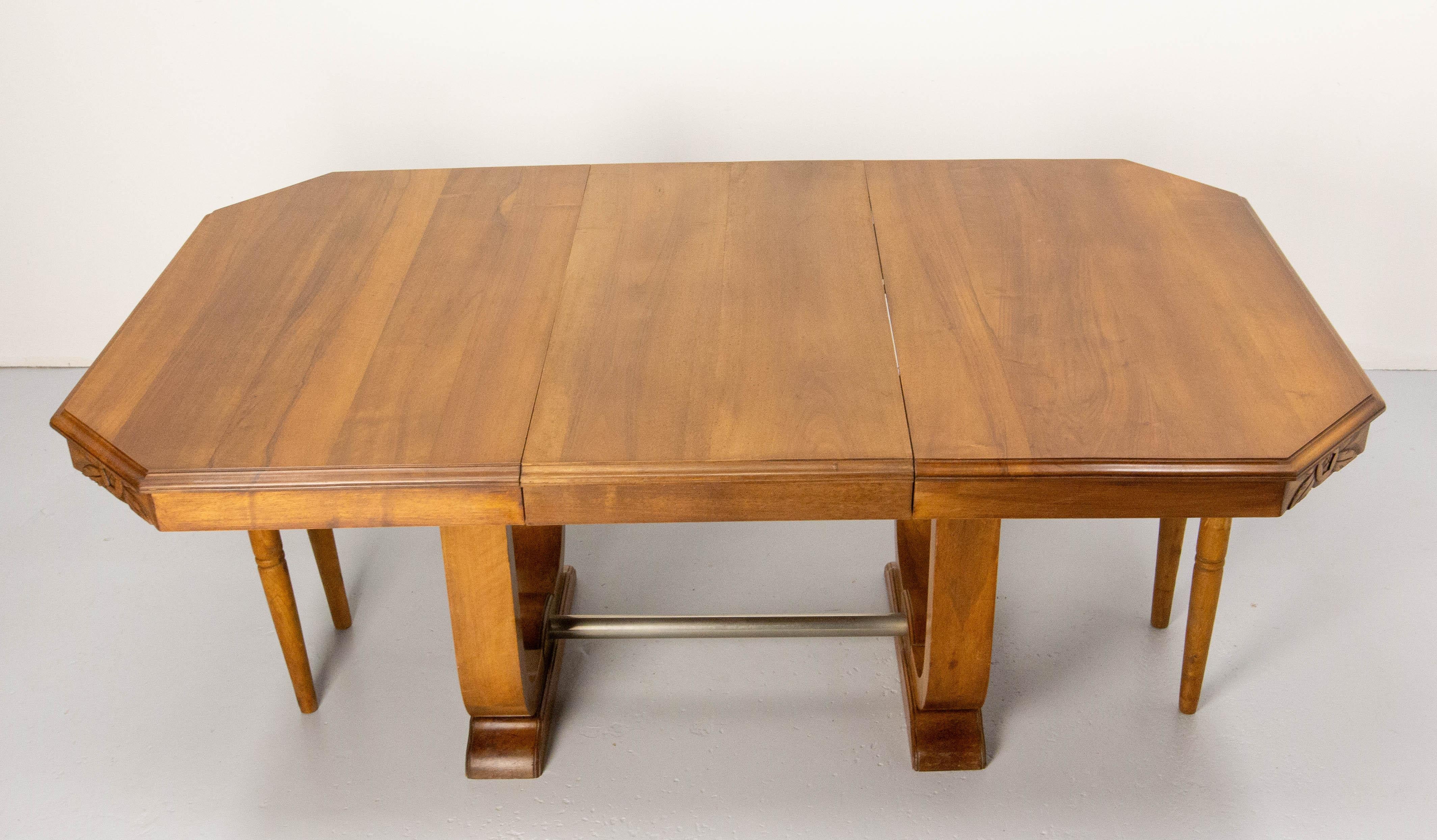 Mid-20th Century Dining Walnut Table with Central Extension  Art Déco Period, circa 1930 France For Sale