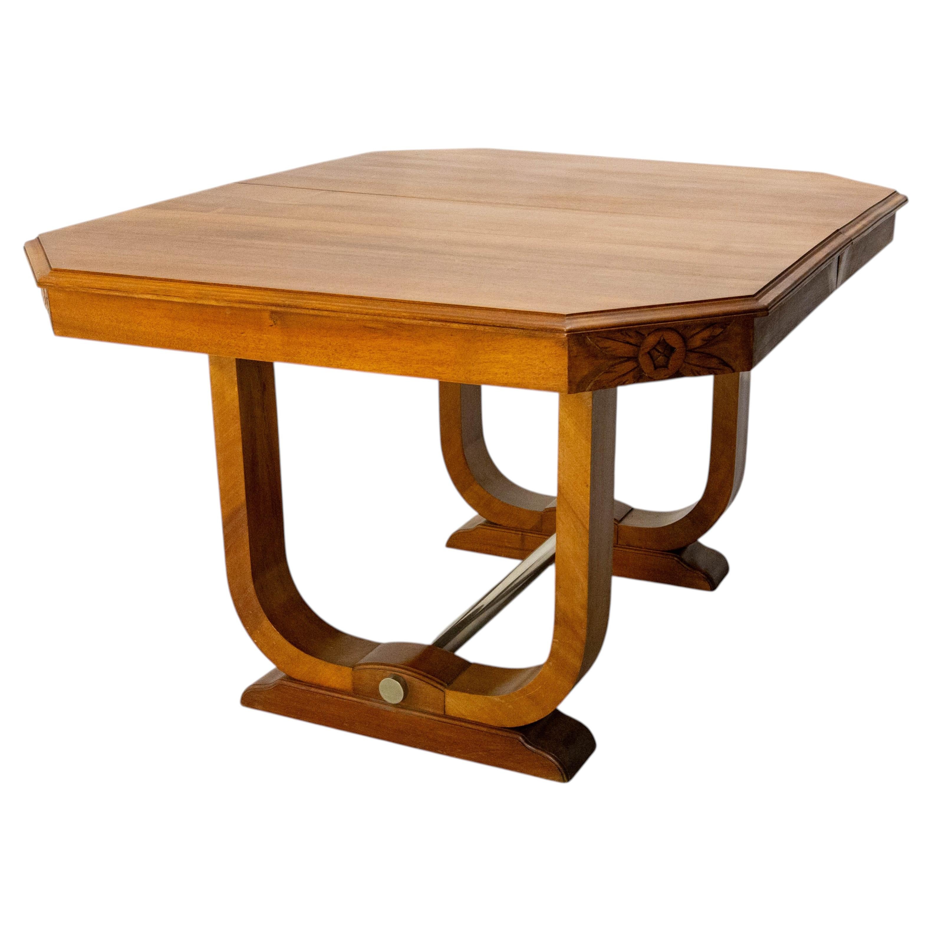 Dining Walnut Table with Central Extension  Art Déco Period, circa 1930 France