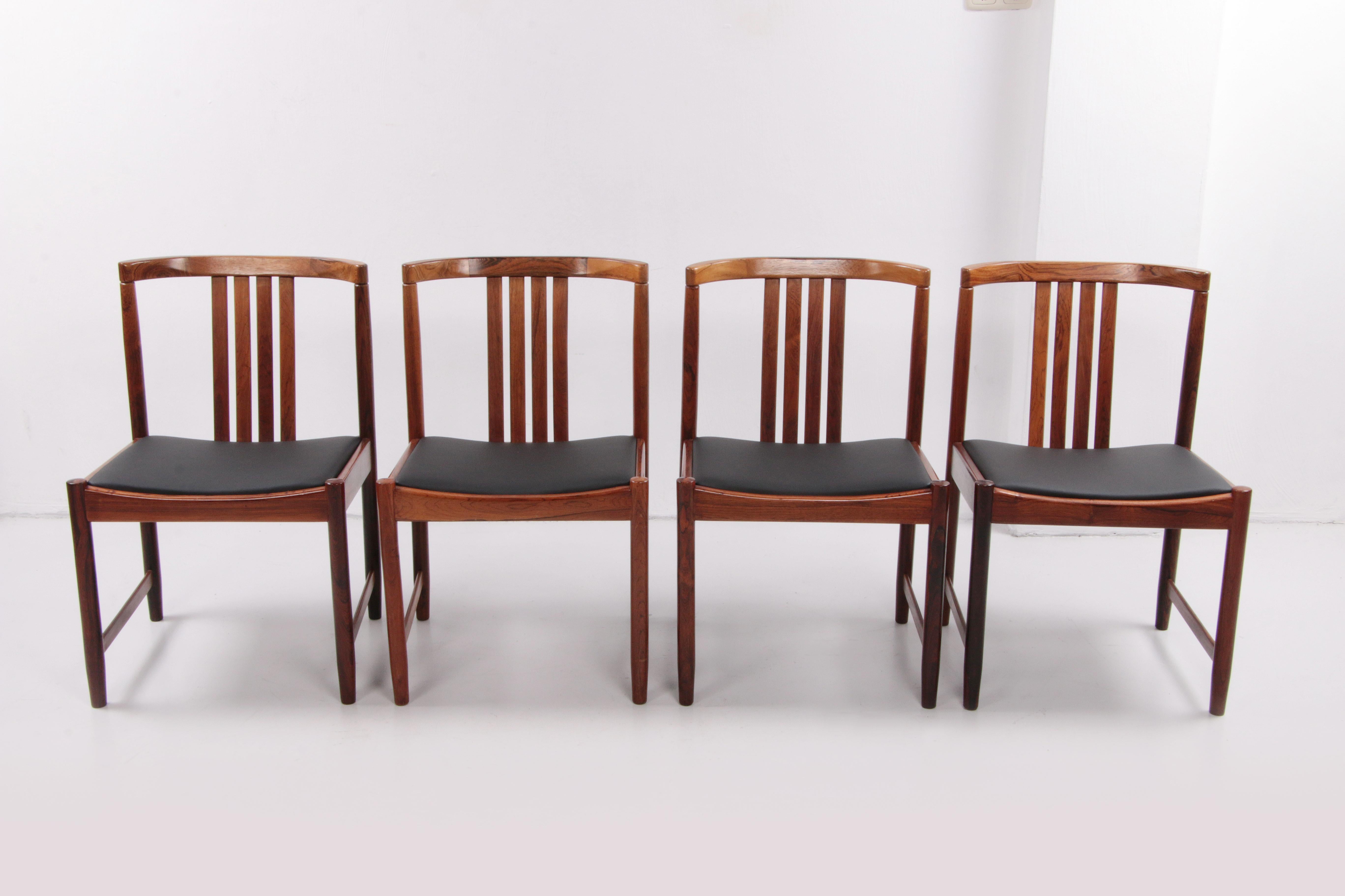 Danish Dinner Chairs Design by Illum Wrapsø 1960 Denmark For Sale