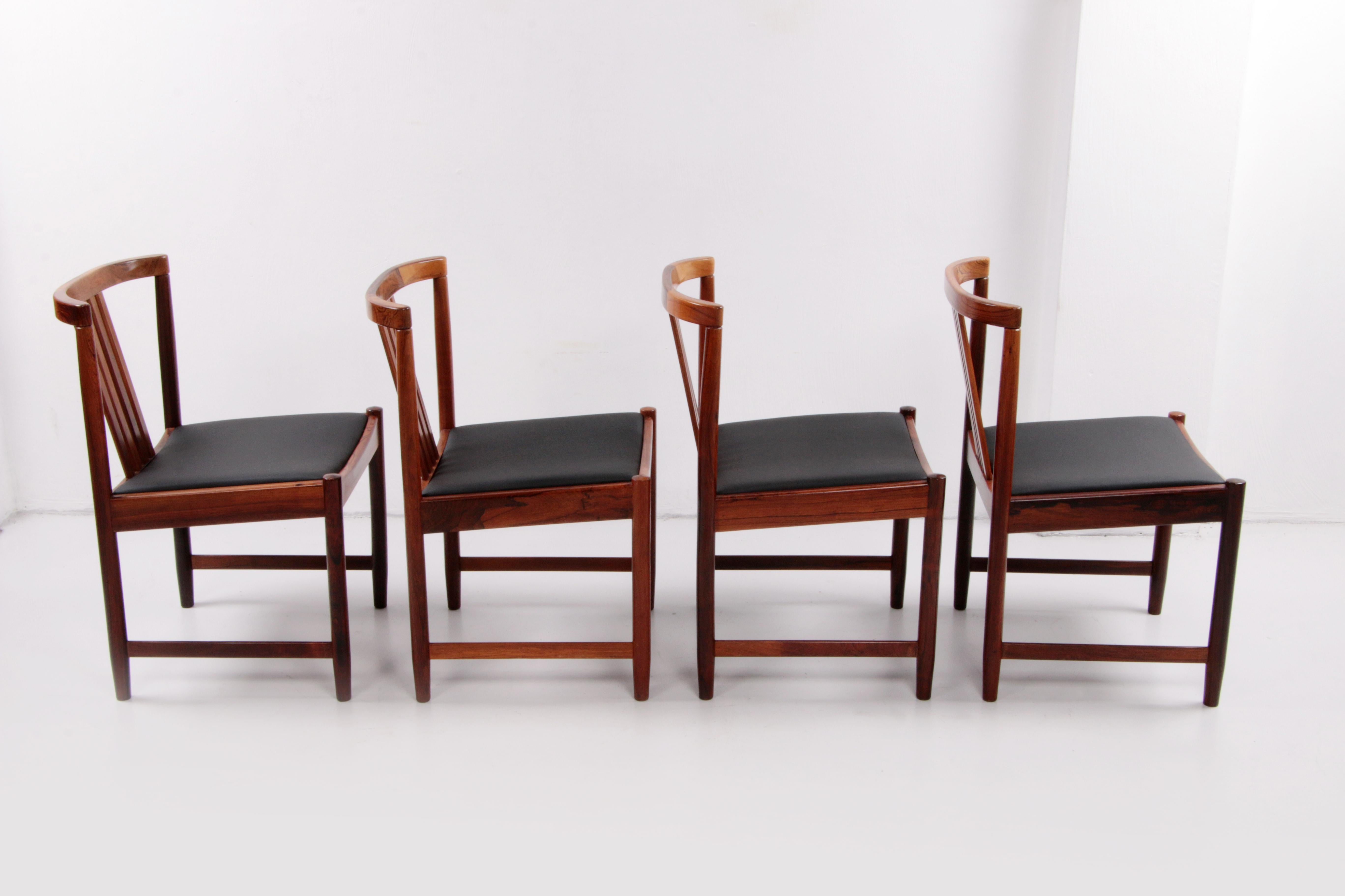 Wood Dinner Chairs Design by Illum Wrapsø 1960 Denmark For Sale