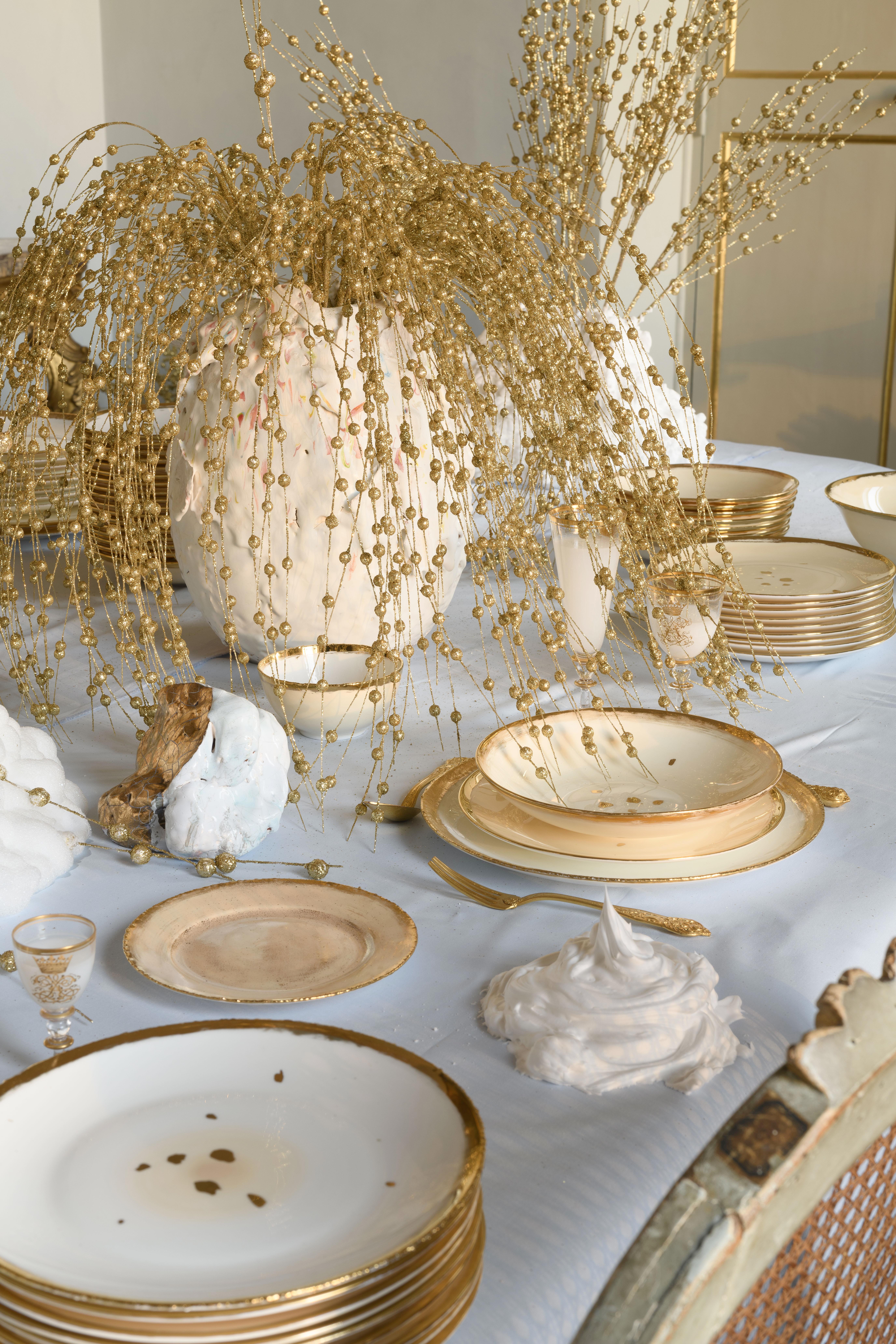 Dinner Coupe Teller Weiß Emaille Gold Handbemaltes Porzellan Made in Italy im Zustand „Neu“ im Angebot in Roma, RM