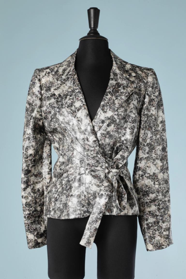 Dinner jacket in printed lamé with bow. Grey polyester lining. Shoulder pad. 
SIZE M