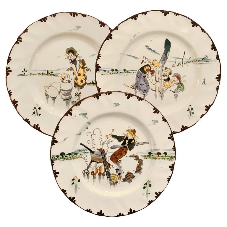 Dinner Plates Hand Painted by Froment-Richard for Creil & Montereau For Sale