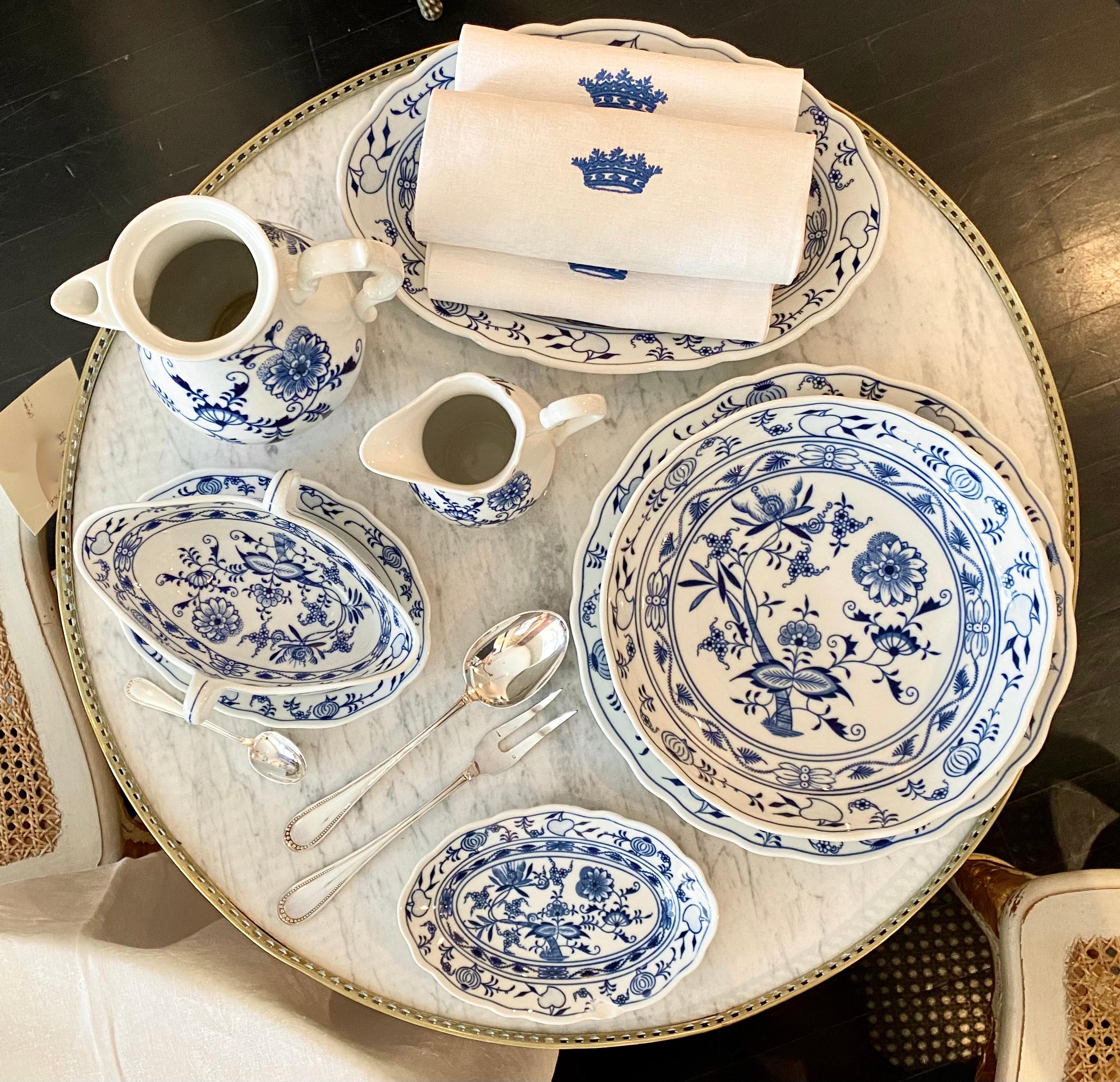 Dinner Service, 86 Piece, Flow Blue and White, Classic Onion Meissen Pattern For Sale 11