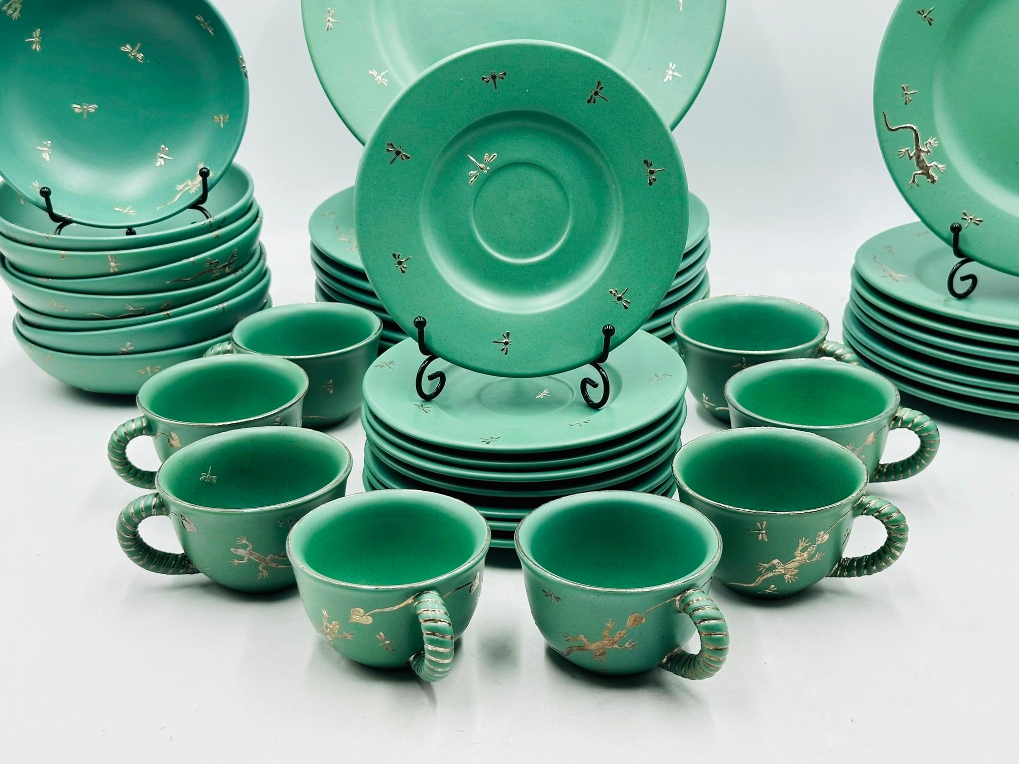 Dinner Service for 8 (40 Pieces) in Porcelain & Pure Silver by Emilia Castillo For Sale 3