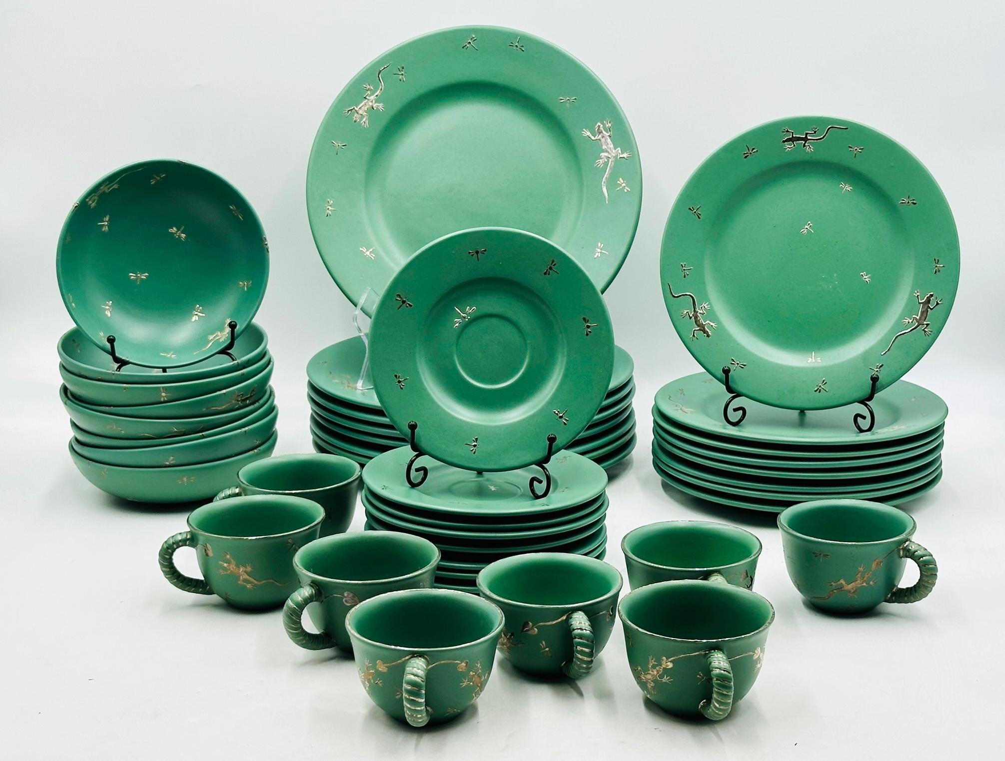 Modern Dinner Service for 8 (40 Pieces) in Porcelain & Pure Silver by Emilia Castillo For Sale