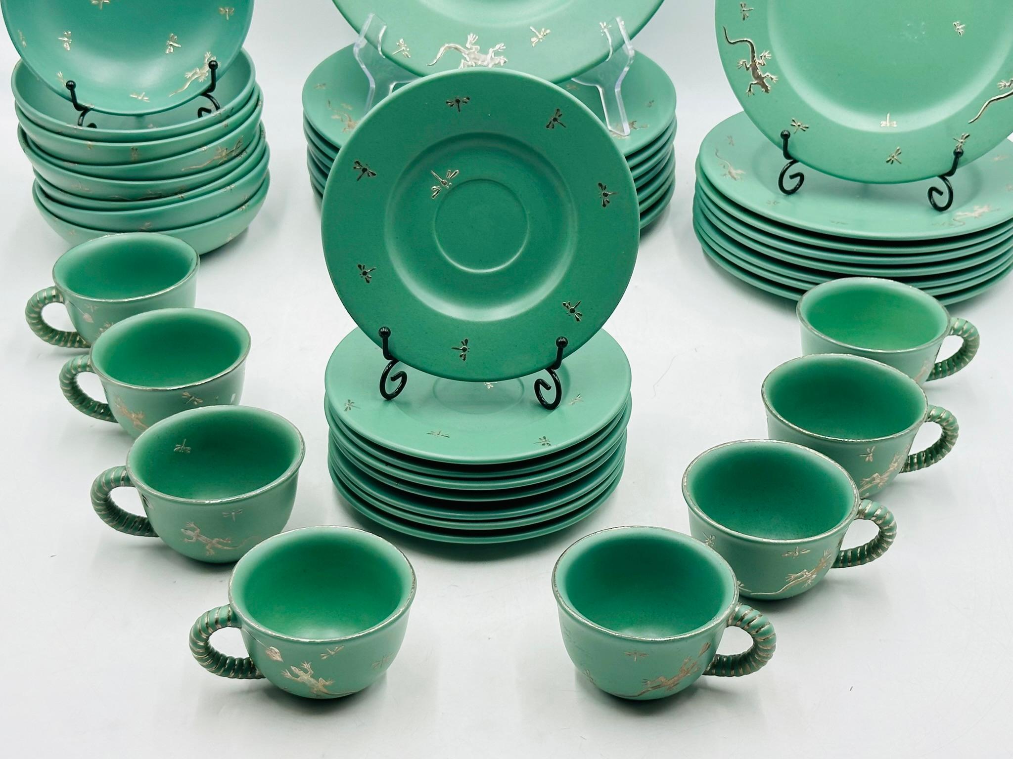 Hand-Crafted Dinner Service for 8 (40 Pieces) in Porcelain & Pure Silver by Emilia Castillo For Sale