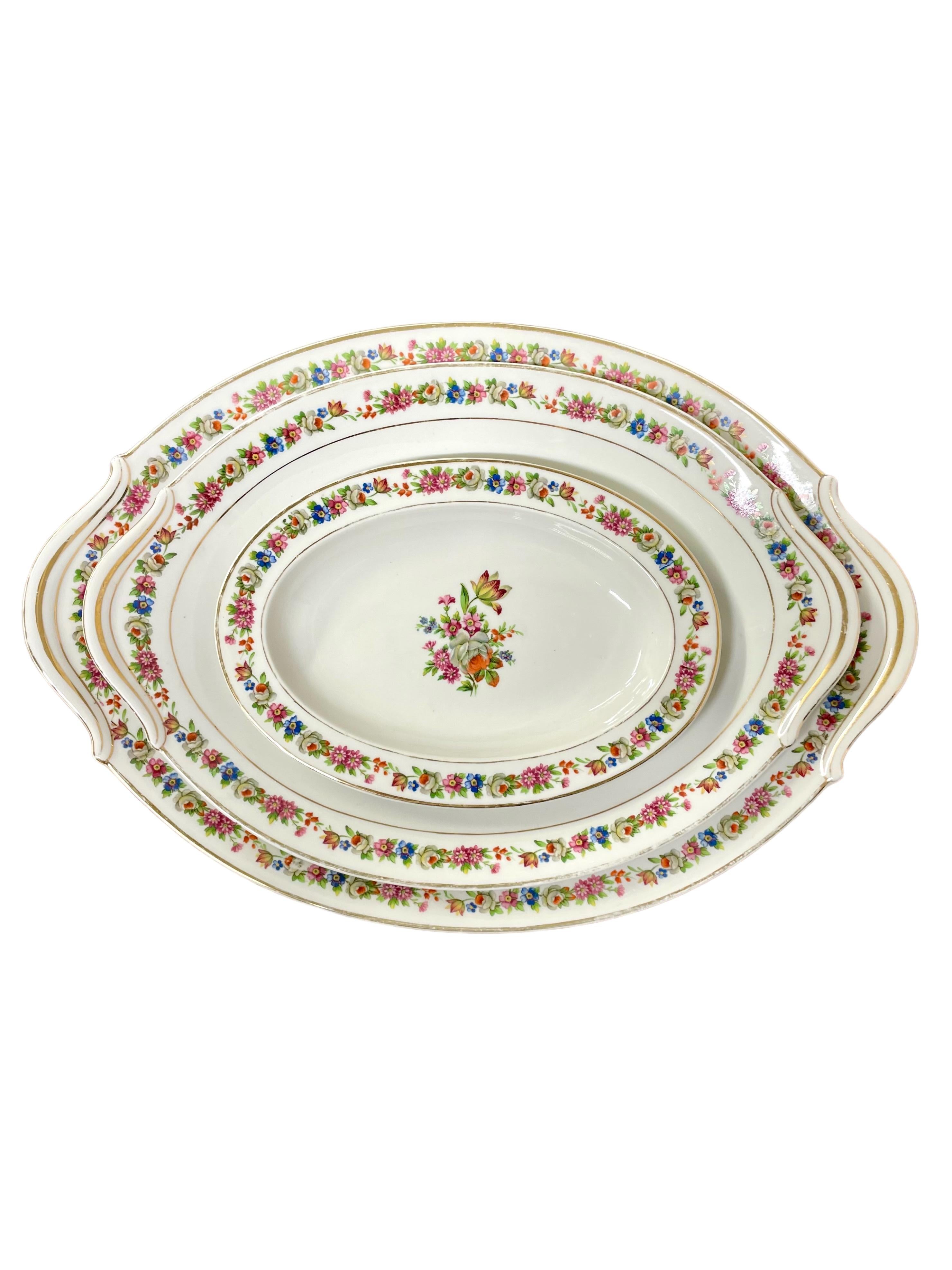 Dinner Service in Limoges Porcelain by Raynaud & Cie For Sale 1