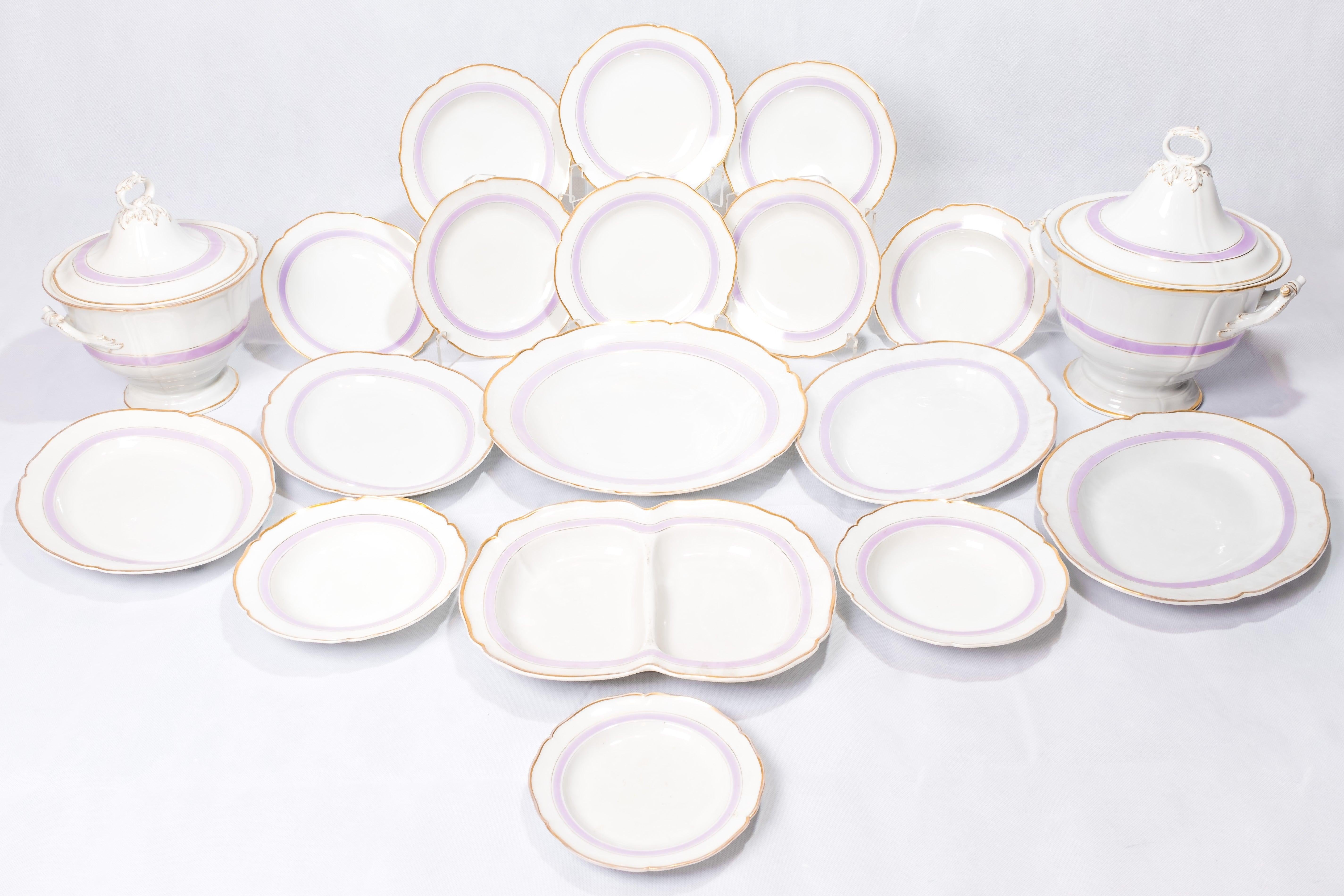 Dinner Service Lavender Color, Limoges, French, First Half of the 20th Century For Sale 2