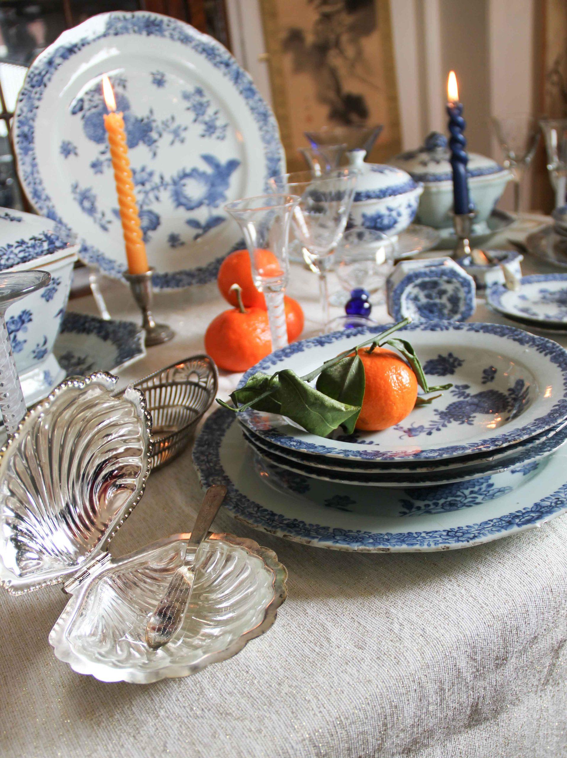 DINNER set de porcelaine chinoise ancienne de la période Kangxi/Yongzheng 18C, bleu et blanc en vente 3