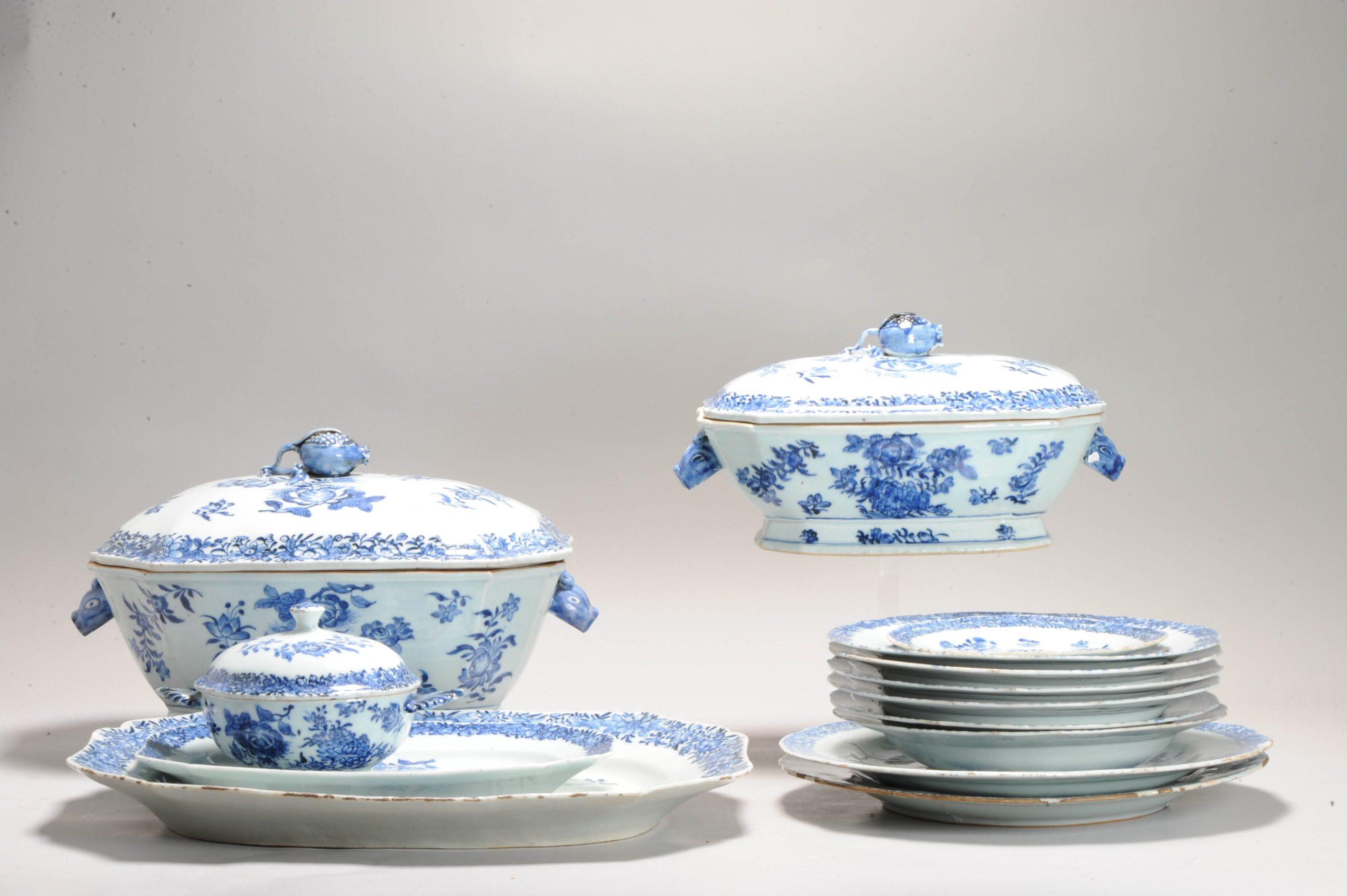 DINNER set de porcelaine chinoise ancienne de la période Kangxi/Yongzheng 18C, bleu et blanc en vente 10