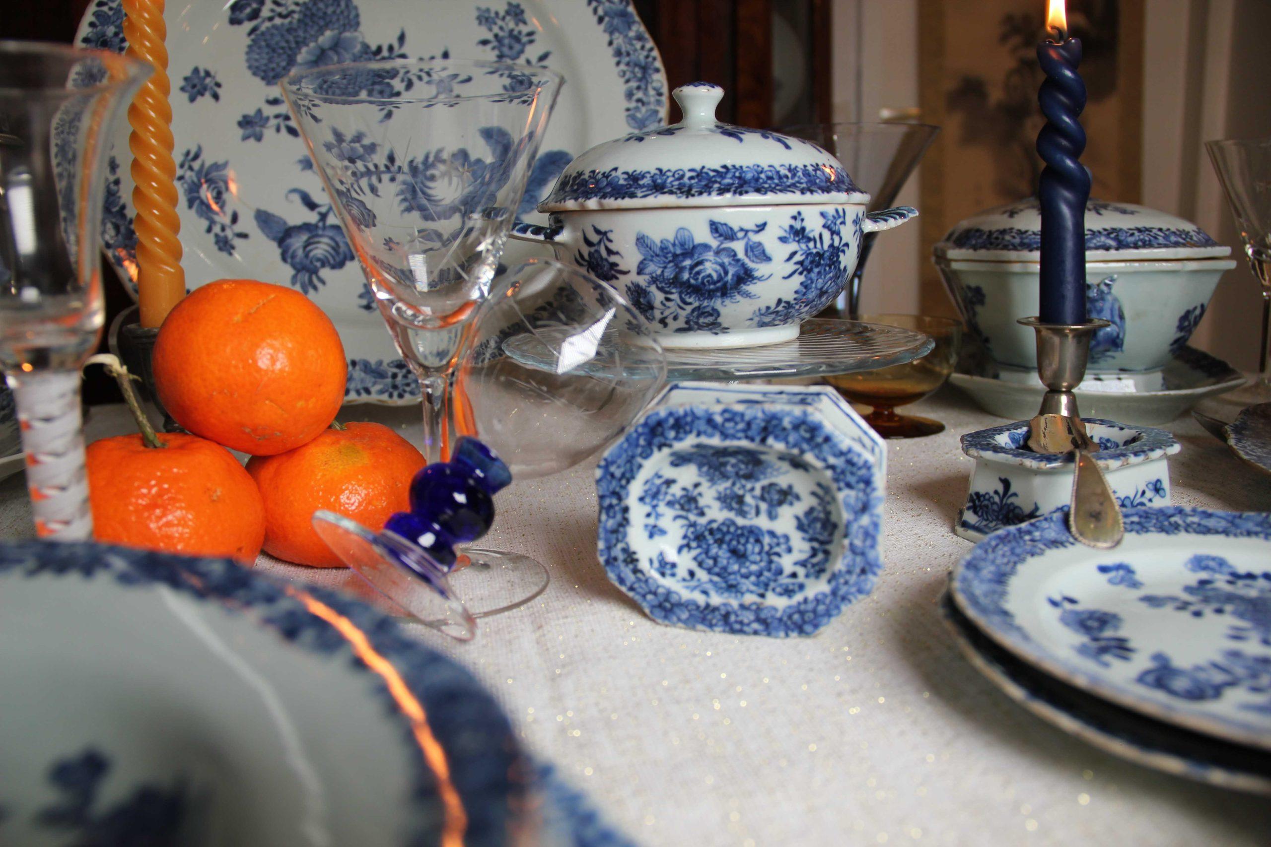 Qing DINNER set de porcelaine chinoise ancienne de la période Kangxi/Yongzheng 18C, bleu et blanc en vente