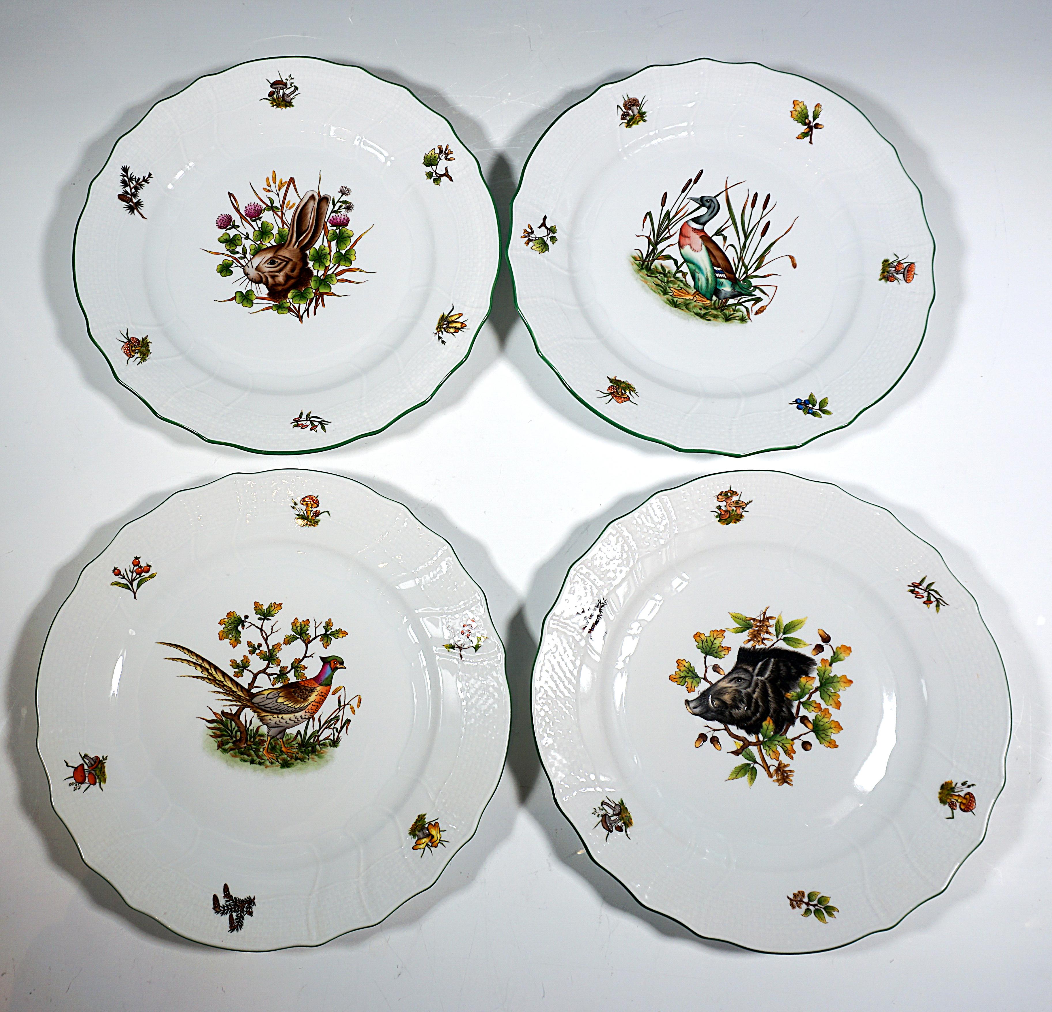 Porcelain Dinner Set For 12 Persons 'Classic Hunter Trophies' Herend Hungary, 20th Century