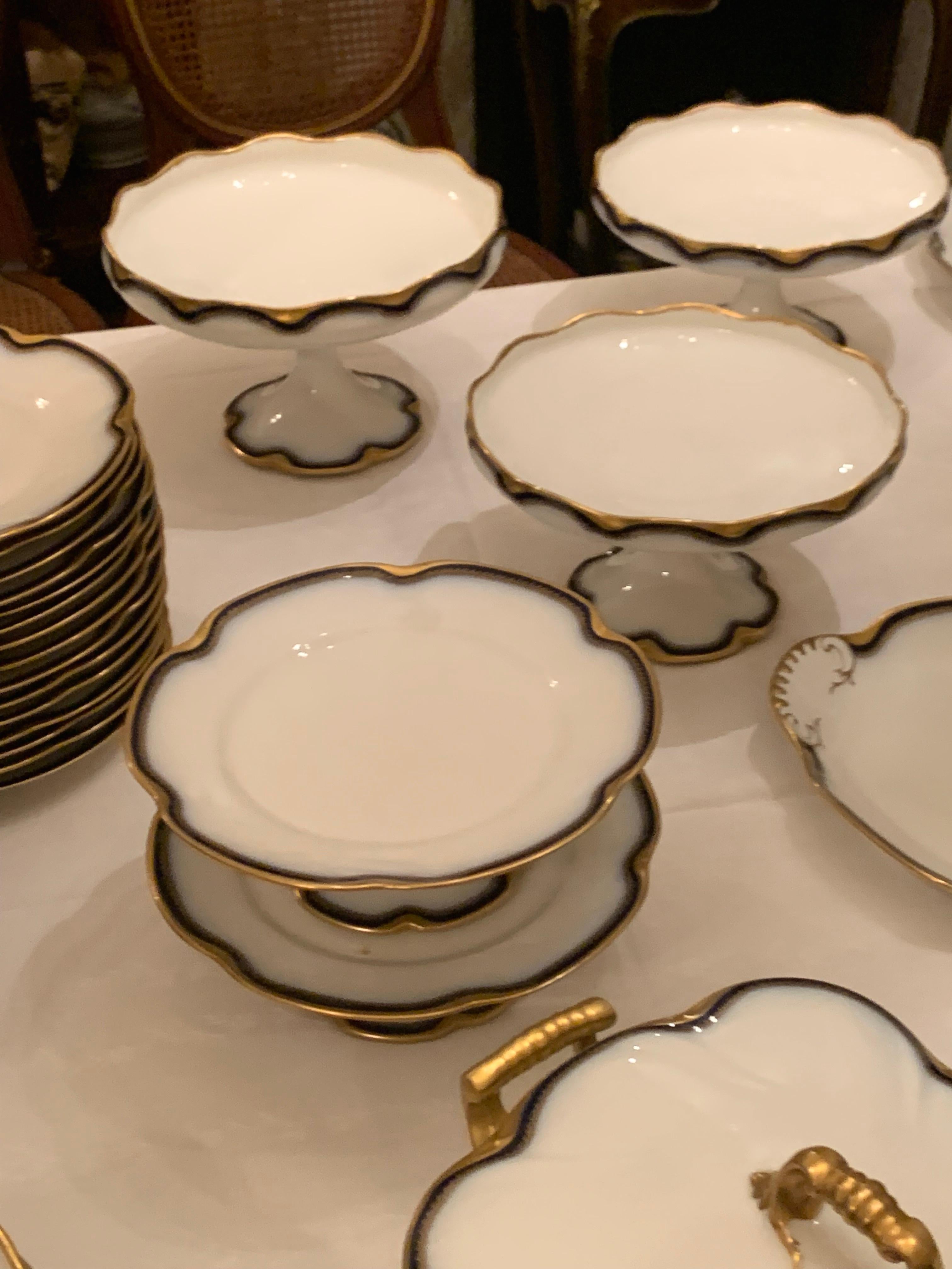 Service de table limoges en porcelaine de Theodore Haviland Bon état - En vente à Los Angeles, CA