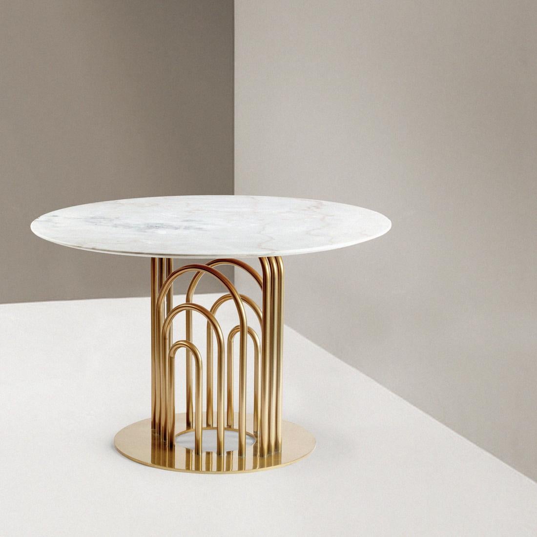 Portugais Table de repas Bara en laiton et marbre 150cm Ø en vente