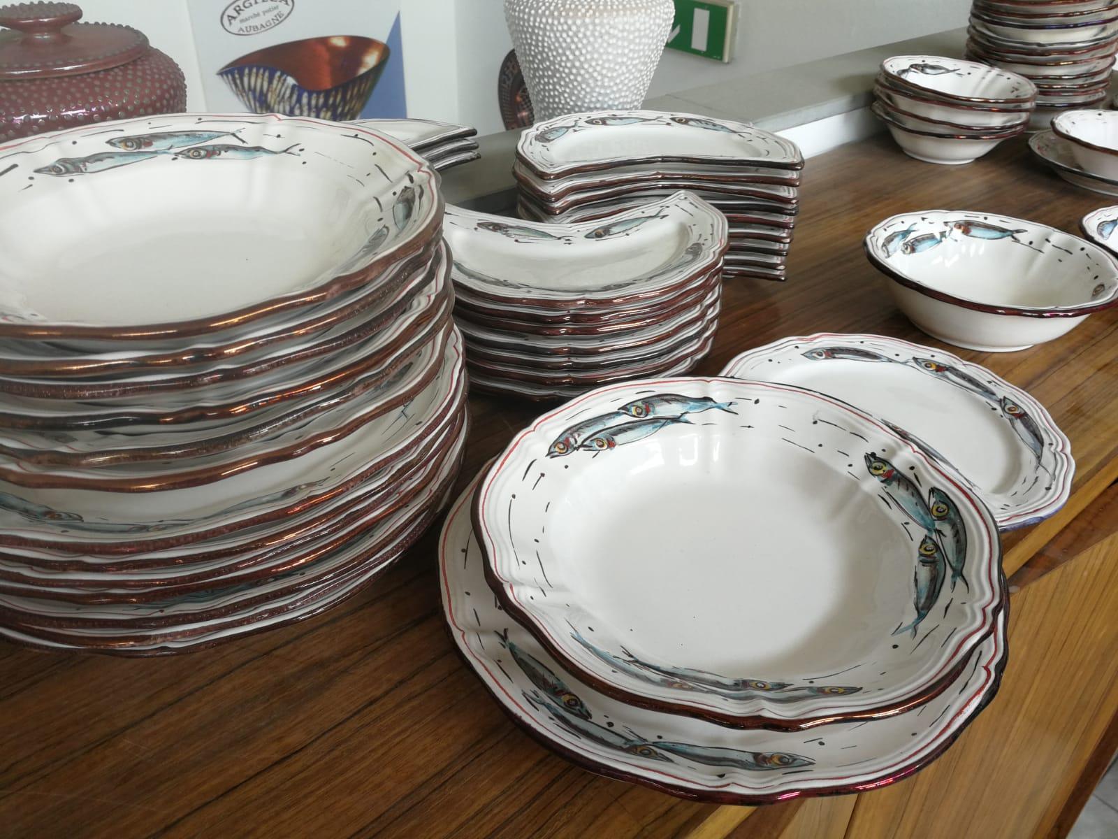 Dinner set for 6  (12 pieces) by Bottega Vignoli Hand Painted Italian Majolica  For Sale 1