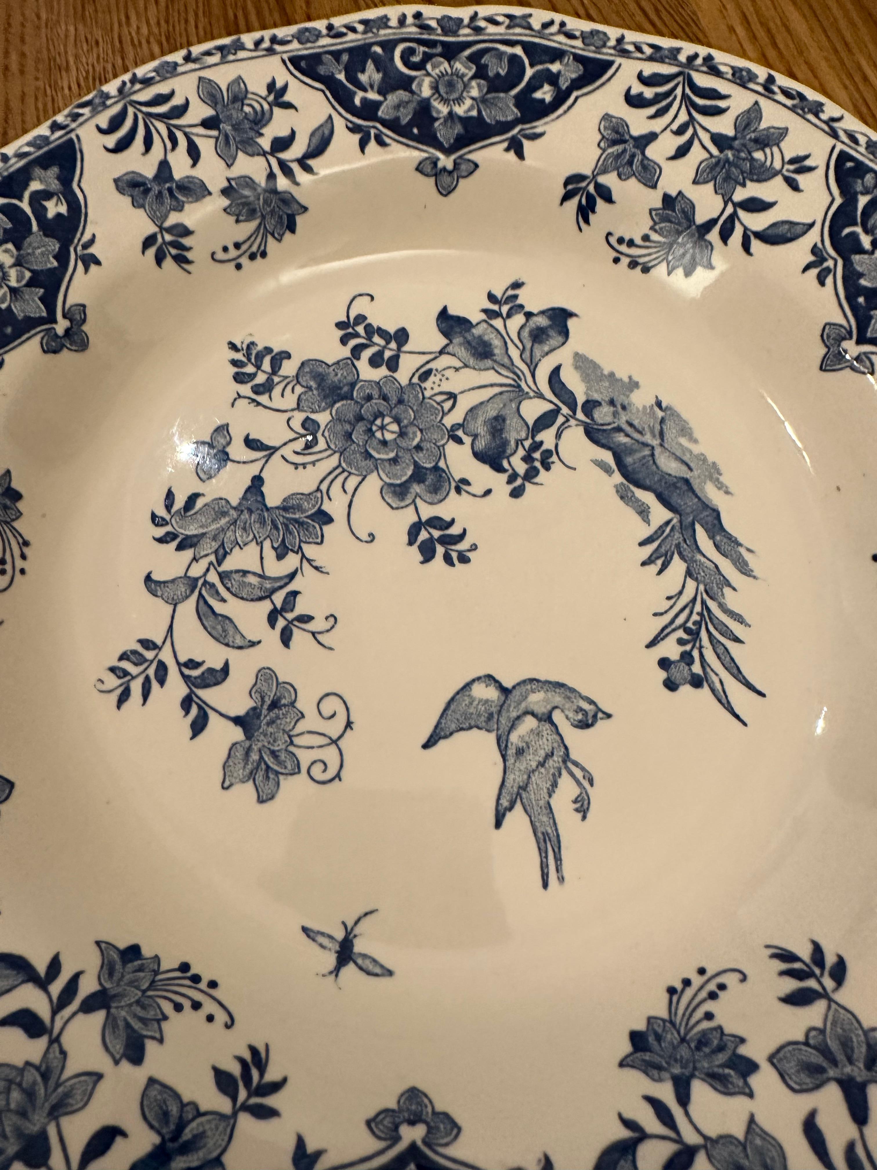 Émaillé Ensemble de 12 assiettes plates du désert profond décorées de Delft bleu de Gien. France en vente
