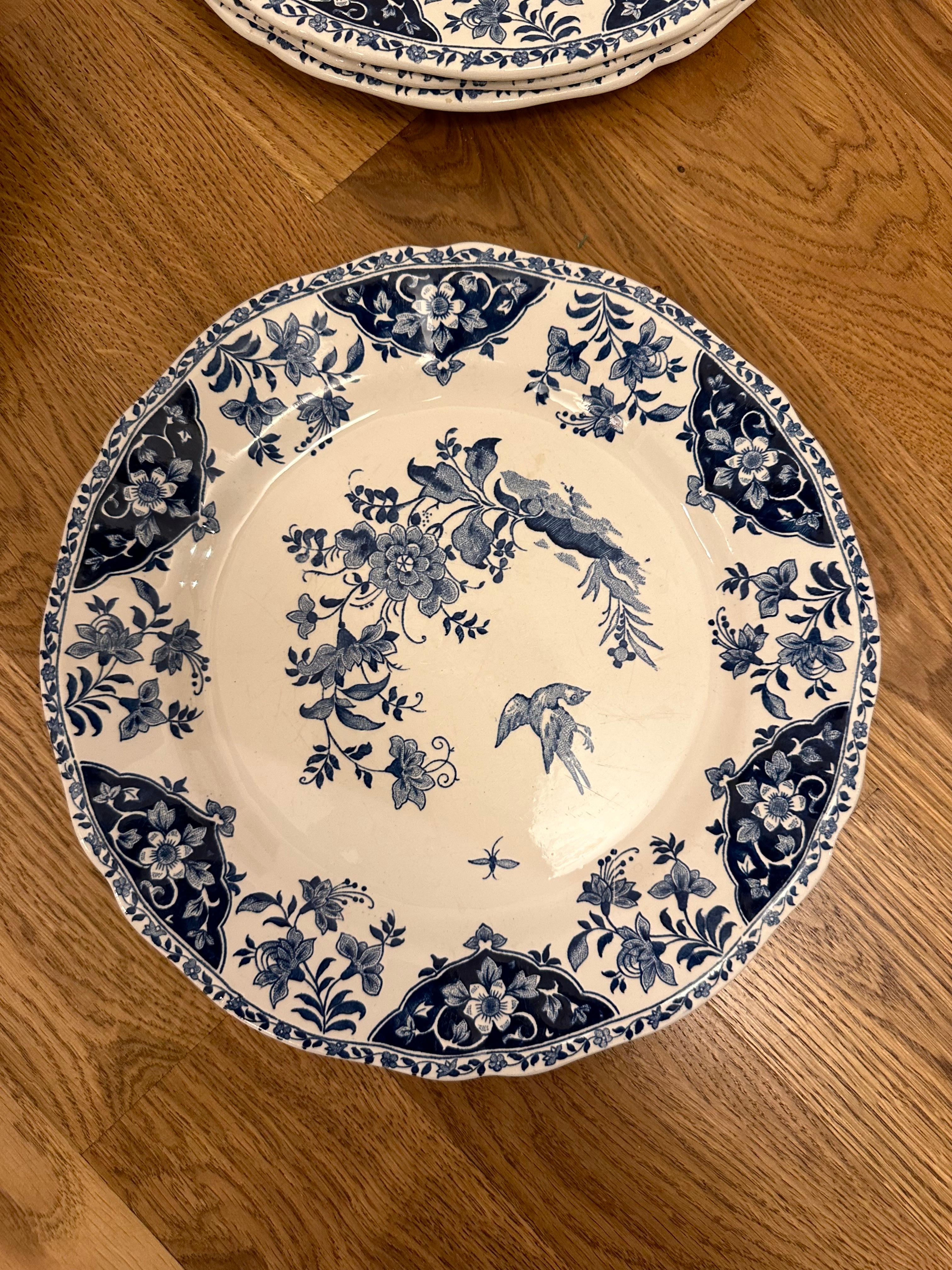 Poterie Ensemble de 12 assiettes plates du désert profond décorées de Delft bleu de Gien. France en vente