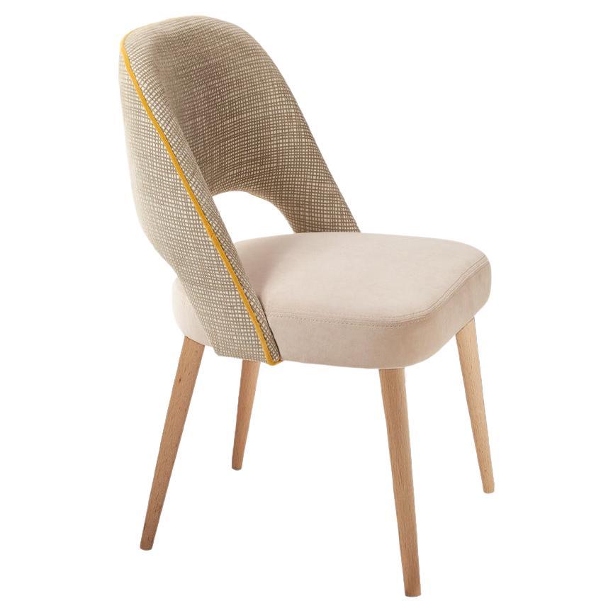 Chaise de salle à manger Ava avec assise beige massif et dossier beige texturé