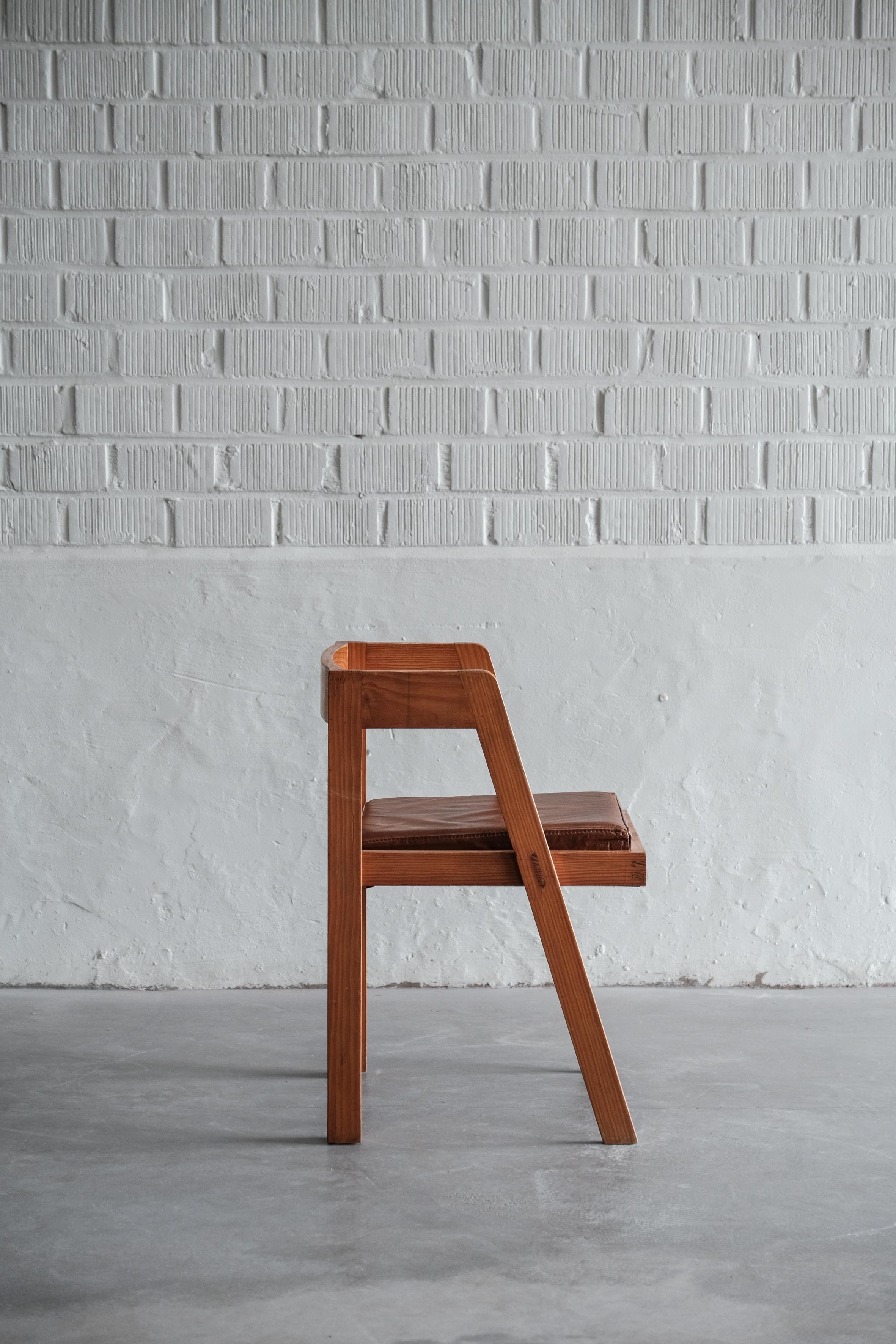 French Dinning set with blue formica table top and leather seating