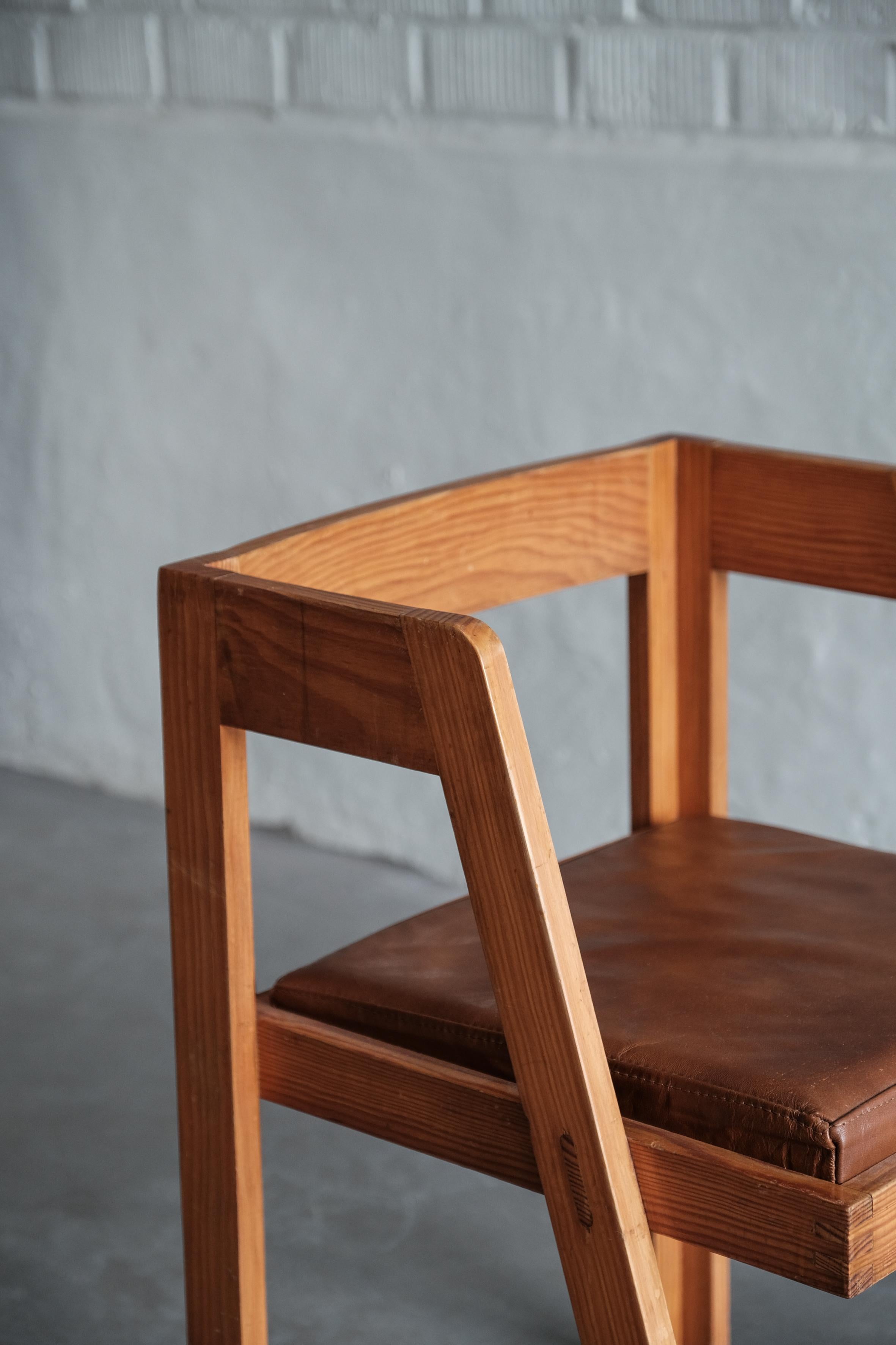 Dinning set with blue formica table top and leather seating In Good Condition In Boom, Vlaams Gewest
