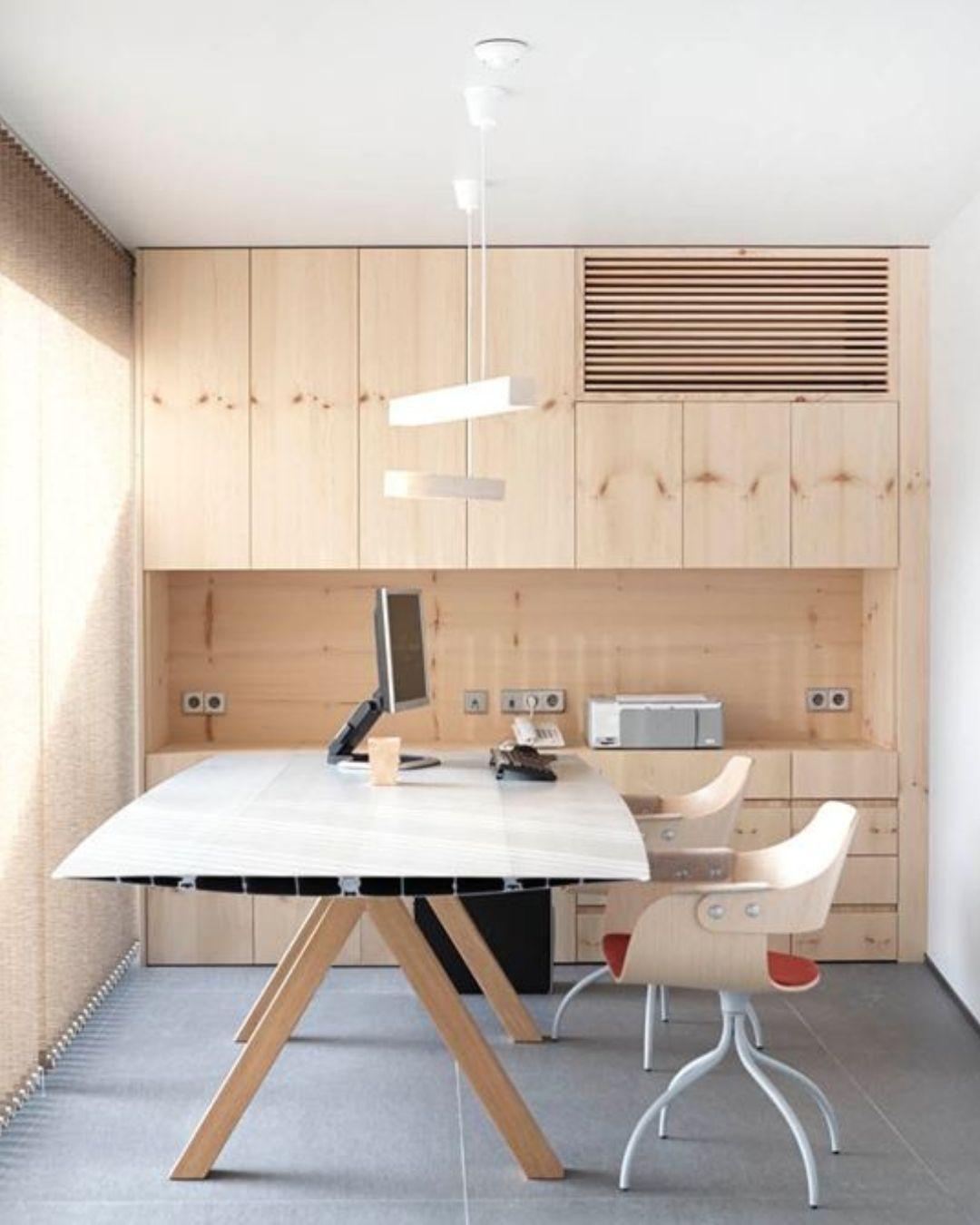 Zeitgenössischer Esstisch / Bürotisch aus Aluminium für den Innen- und Außenbereich, Holzbeine  (Laminiert) im Angebot