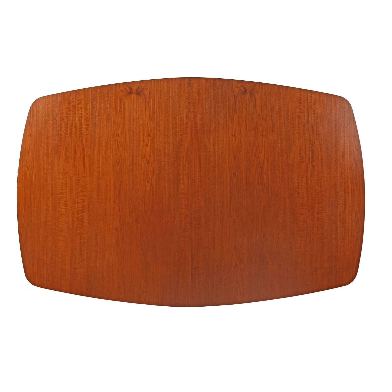 Mid-20th Century Dining Table Design by Finn Juhl Mfg. Baker Model #560