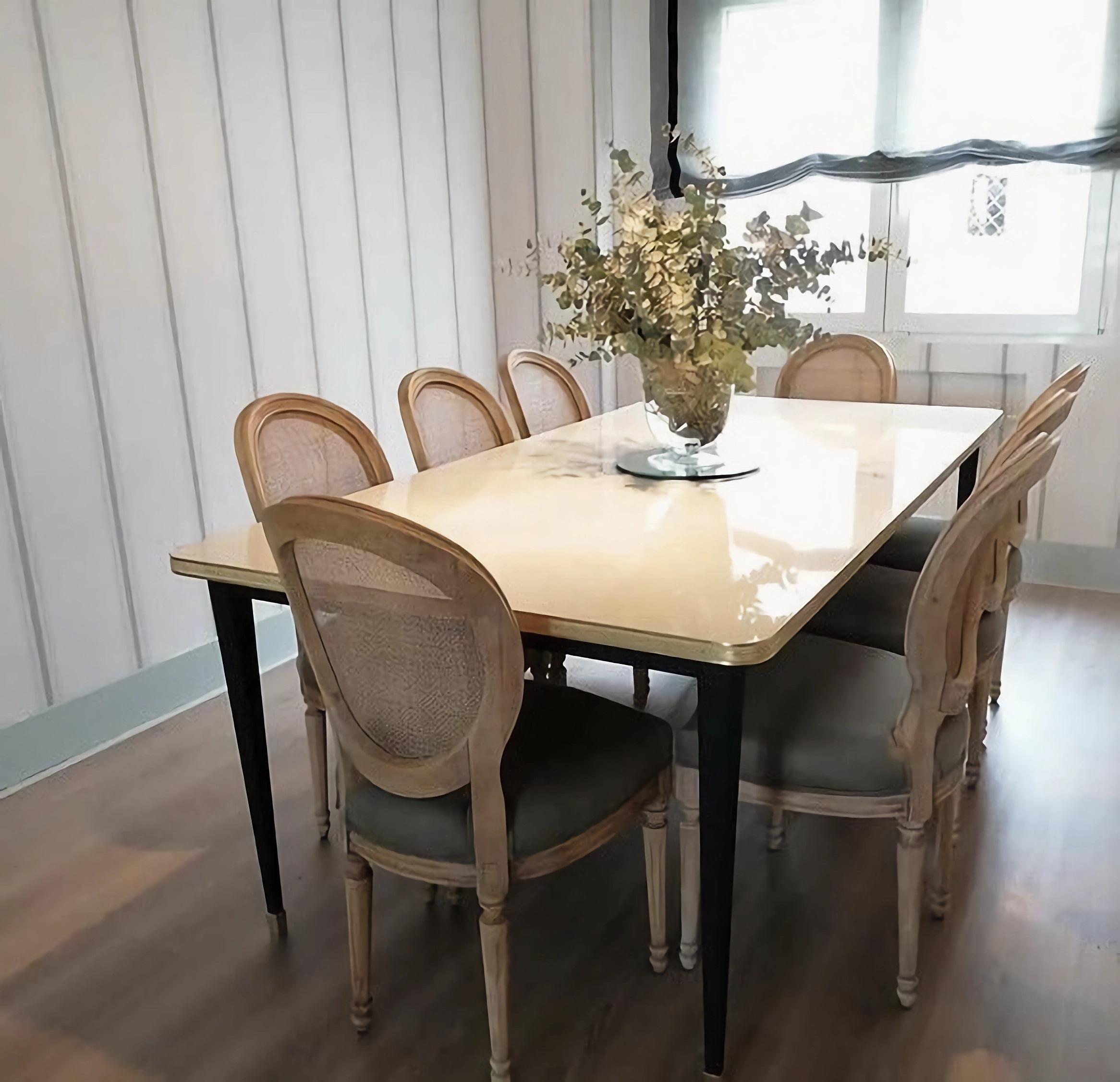 Table de salle à manger, stratifié brillant, laiton, pieds coniques, Navy Night Sea - XL en vente 3
