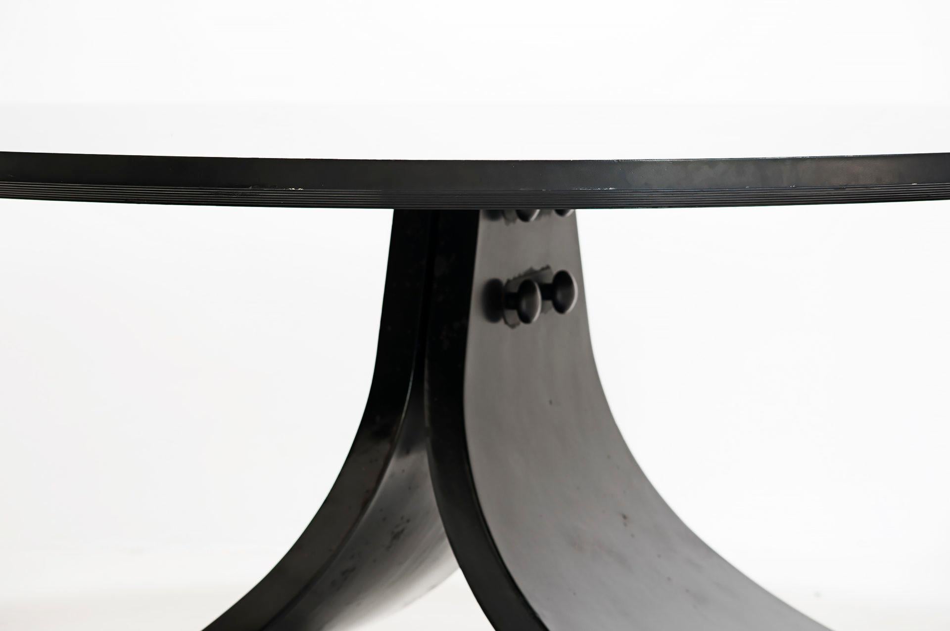 Dinning table model “Mesa redonda” by Oscar Niemeyer, Brazil, 1971 In Good Condition For Sale In Barcelona, ES