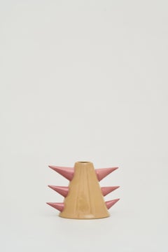Candelero Escultural de Gres Dino Beige, Diseño Contemporáneo