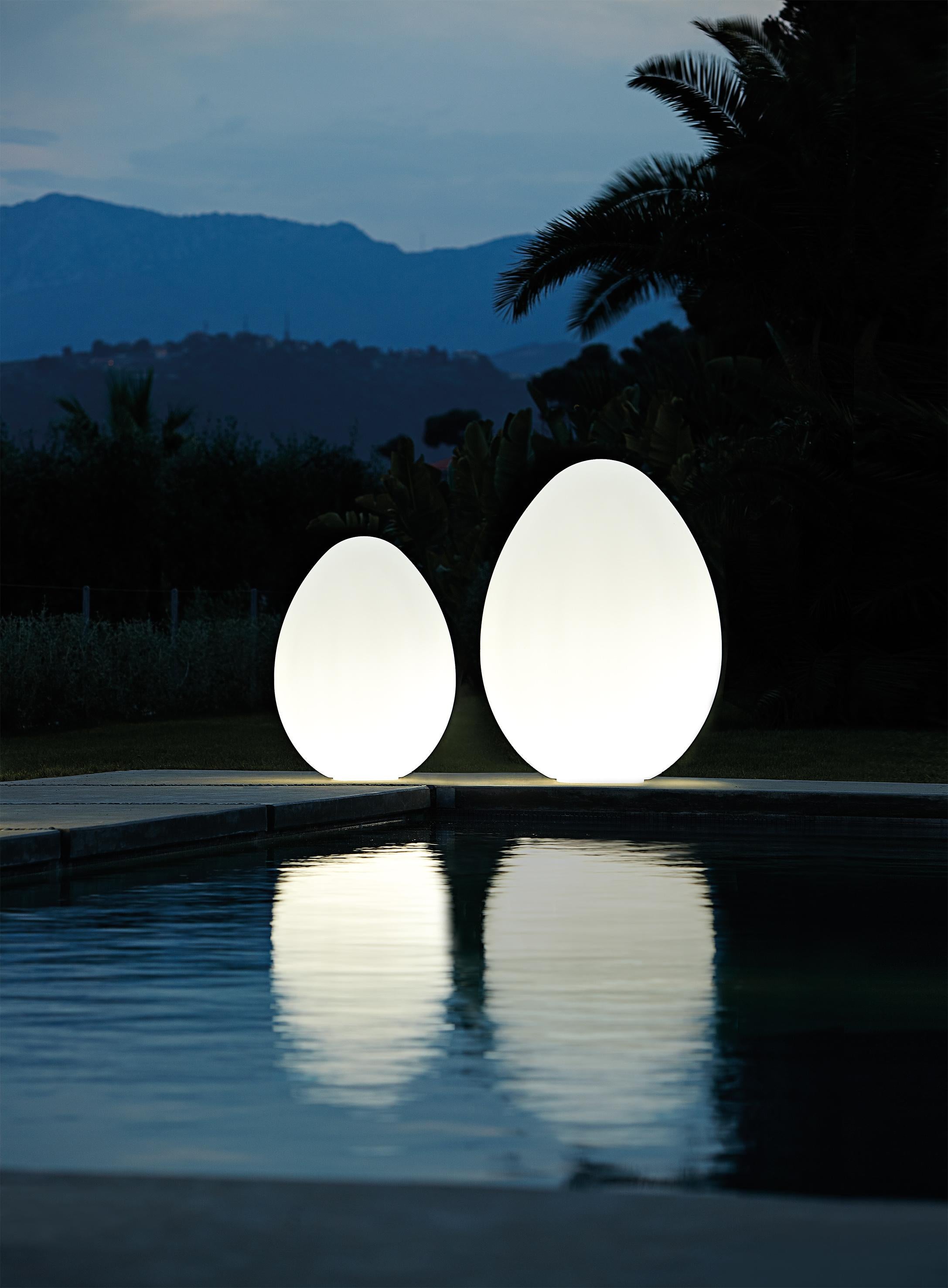 Dino Floor Lamp by SLIDE Studio
Dimensions: Ø 117 x H 160 cm.
Materials: Polyethylene.

This product is suitable for indoor and outdoor use. All our lamps can be wired according to each country. If sold to the USA it will be wired for the USA for