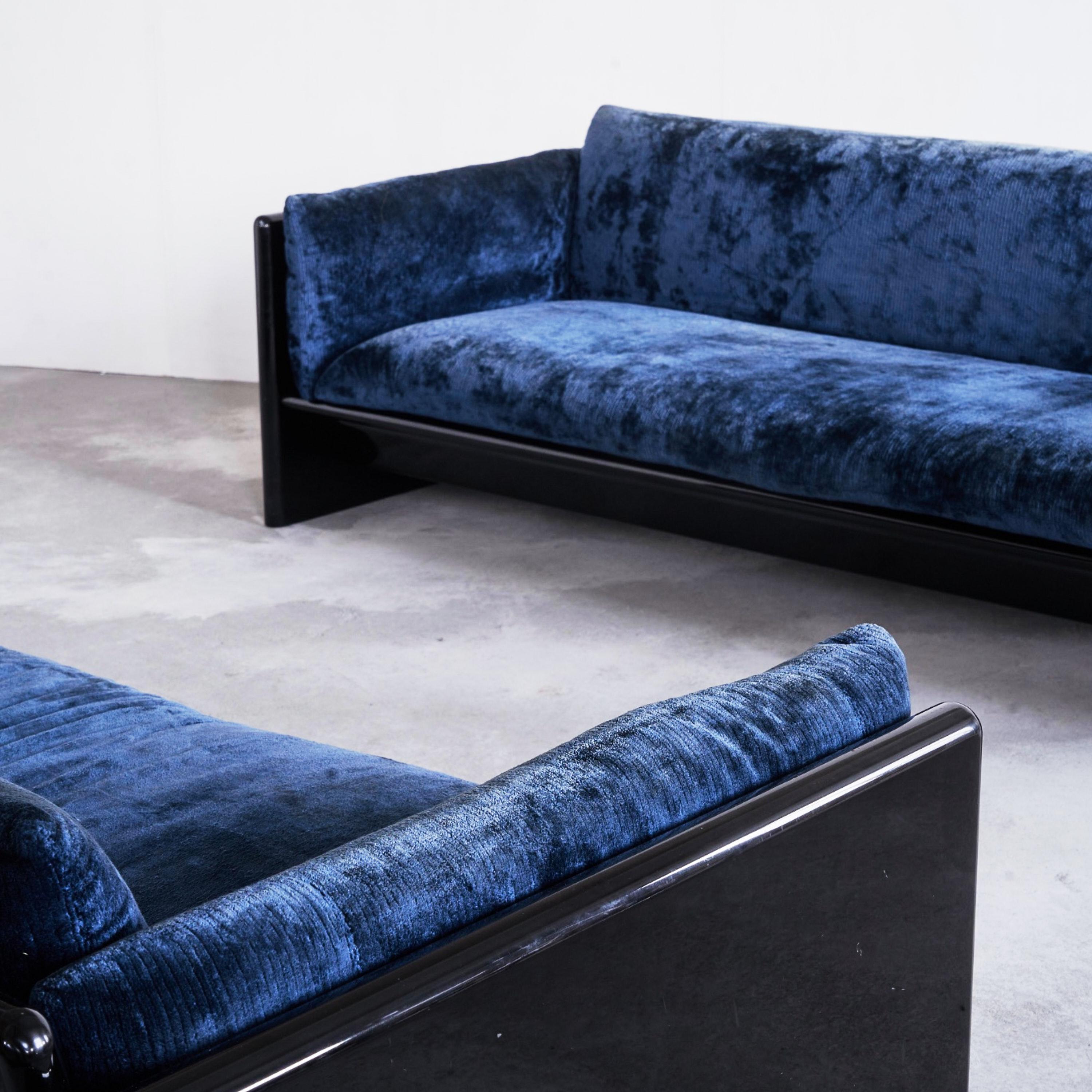 Dino Gavina „Simone“ Sofa aus blauem Samt für Studio Simon, 1971 4