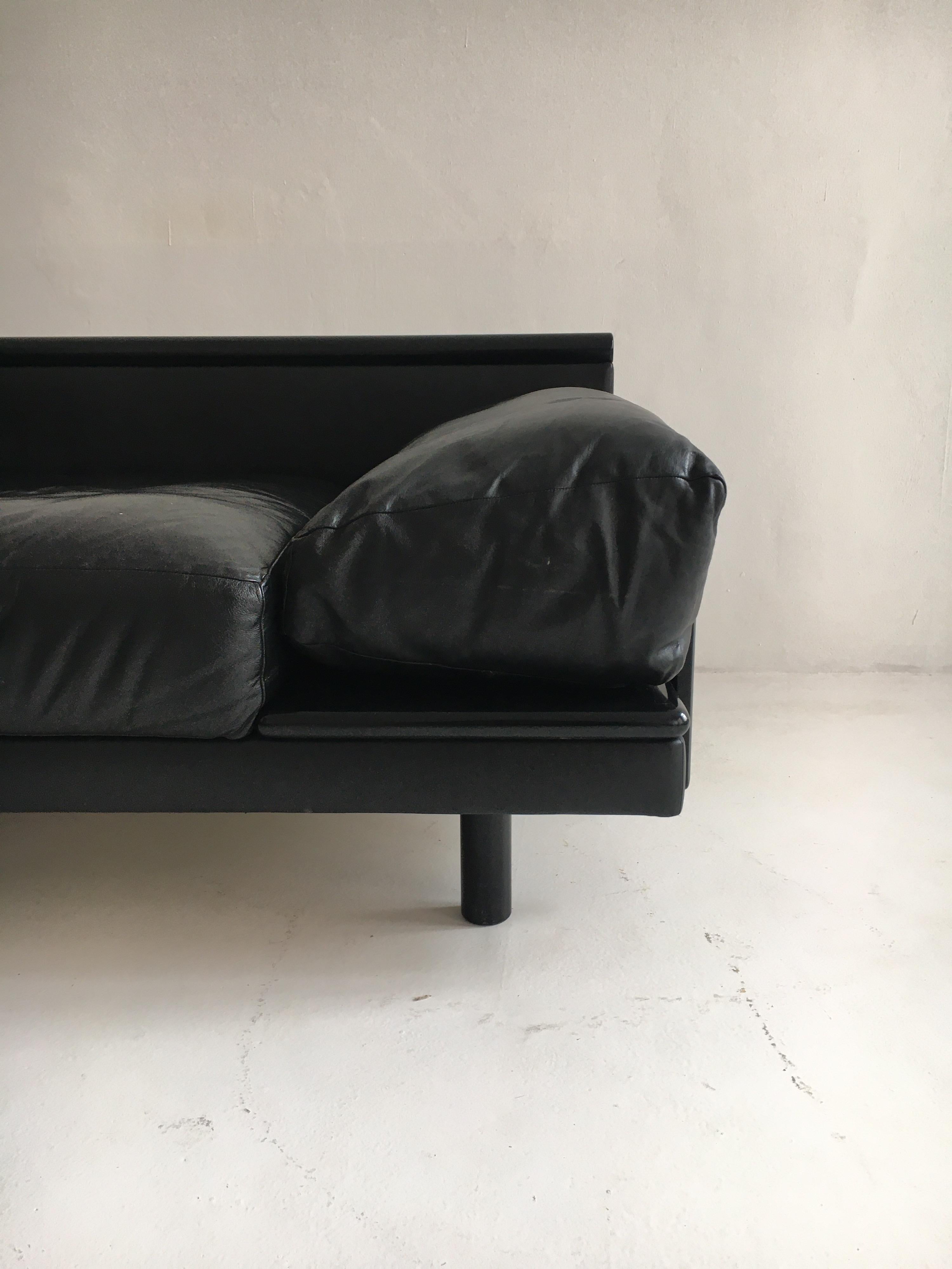 Dino Gavina Sofa Suite Black Leather Sectional, Living Room Suite, Italy, 1960 In Good Condition For Sale In Vienna, AT