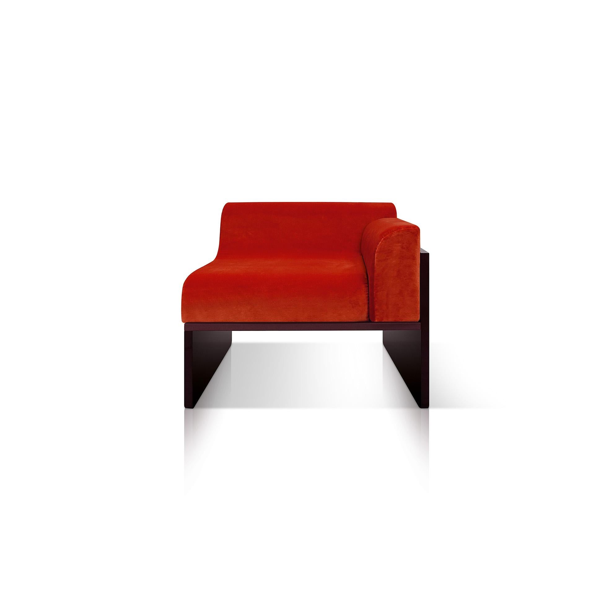 Dino is another key piece in the collection that salutes to Milanese style, this specifically to Dino Gavina’s iconic Simone. The bright contrasting colors and irresistible tactility of the velvet and high gloss surface give the minimalist in the
