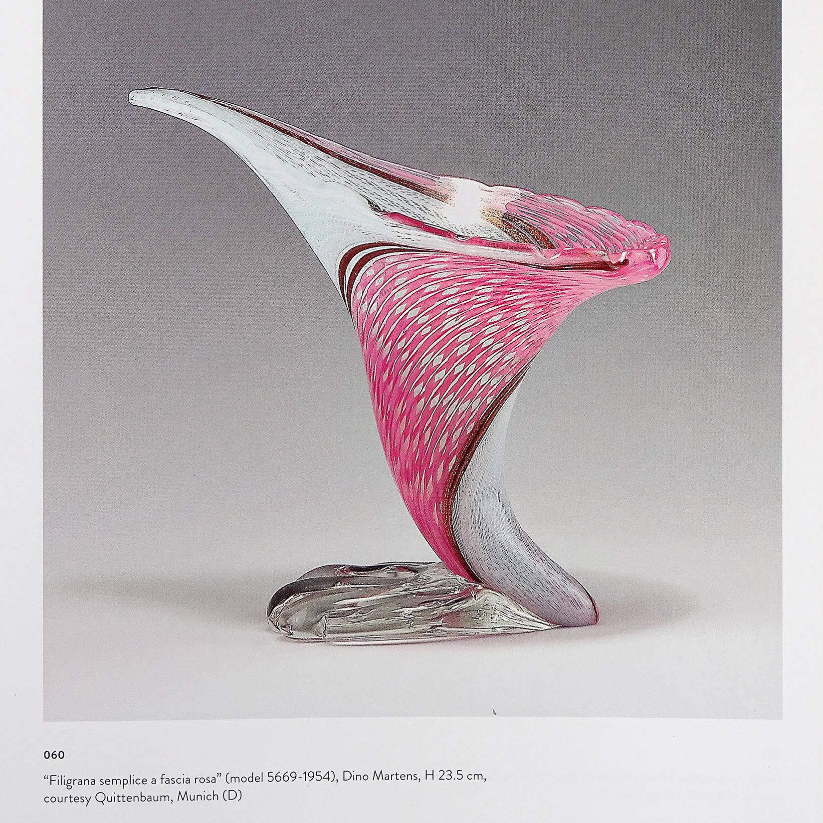 Dino Martens Aureliano Toso Murano Gold Flecks Italian Art Glass Flower Vase For Sale 4