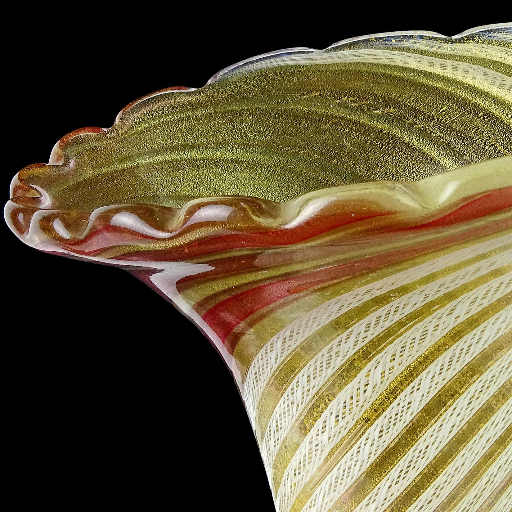 20th Century Dino Martens Aureliano Toso Murano Gold Flecks Italian Art Glass Flower Vase For Sale